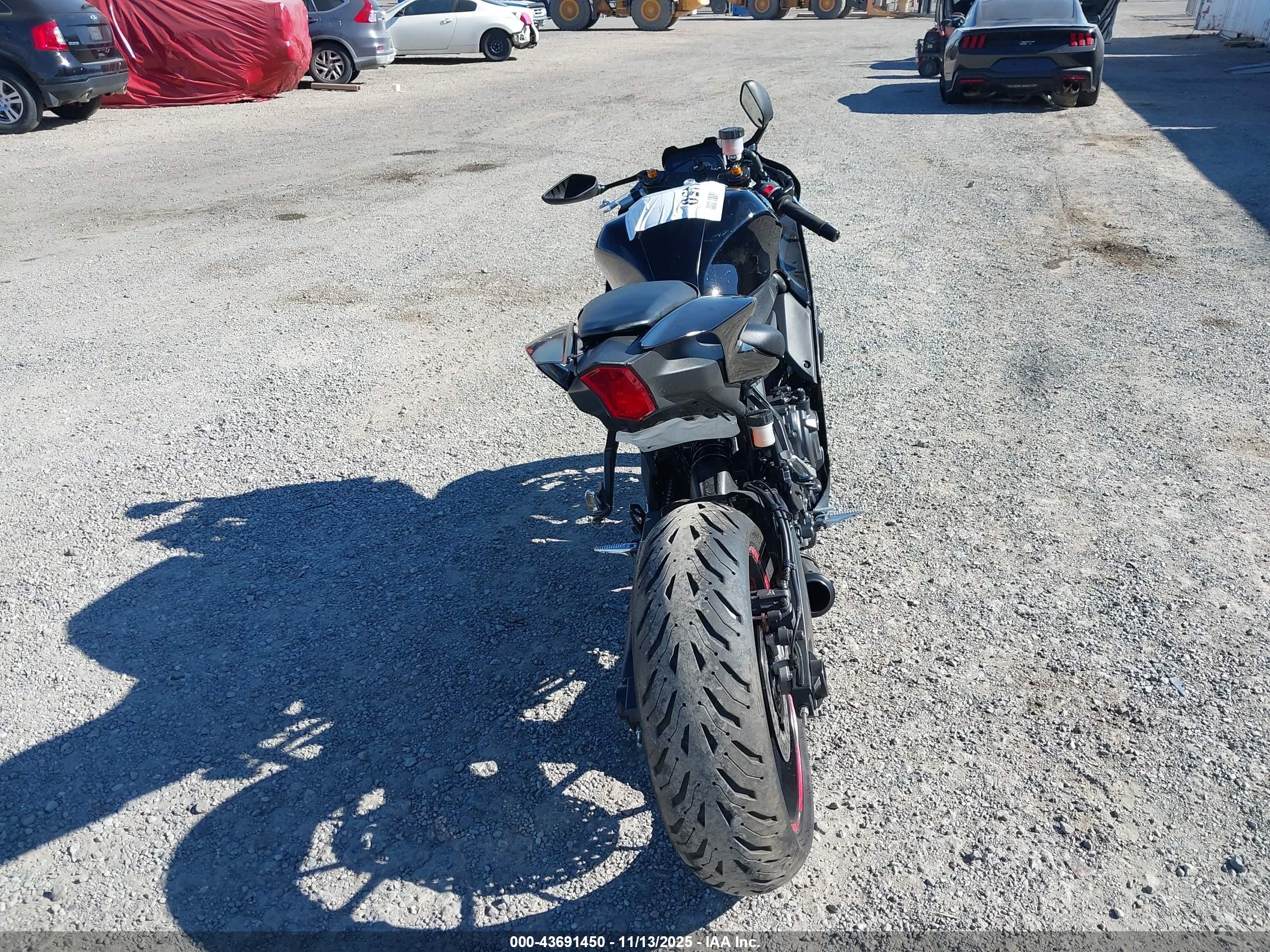 YAMAHA YZFR7 image 6