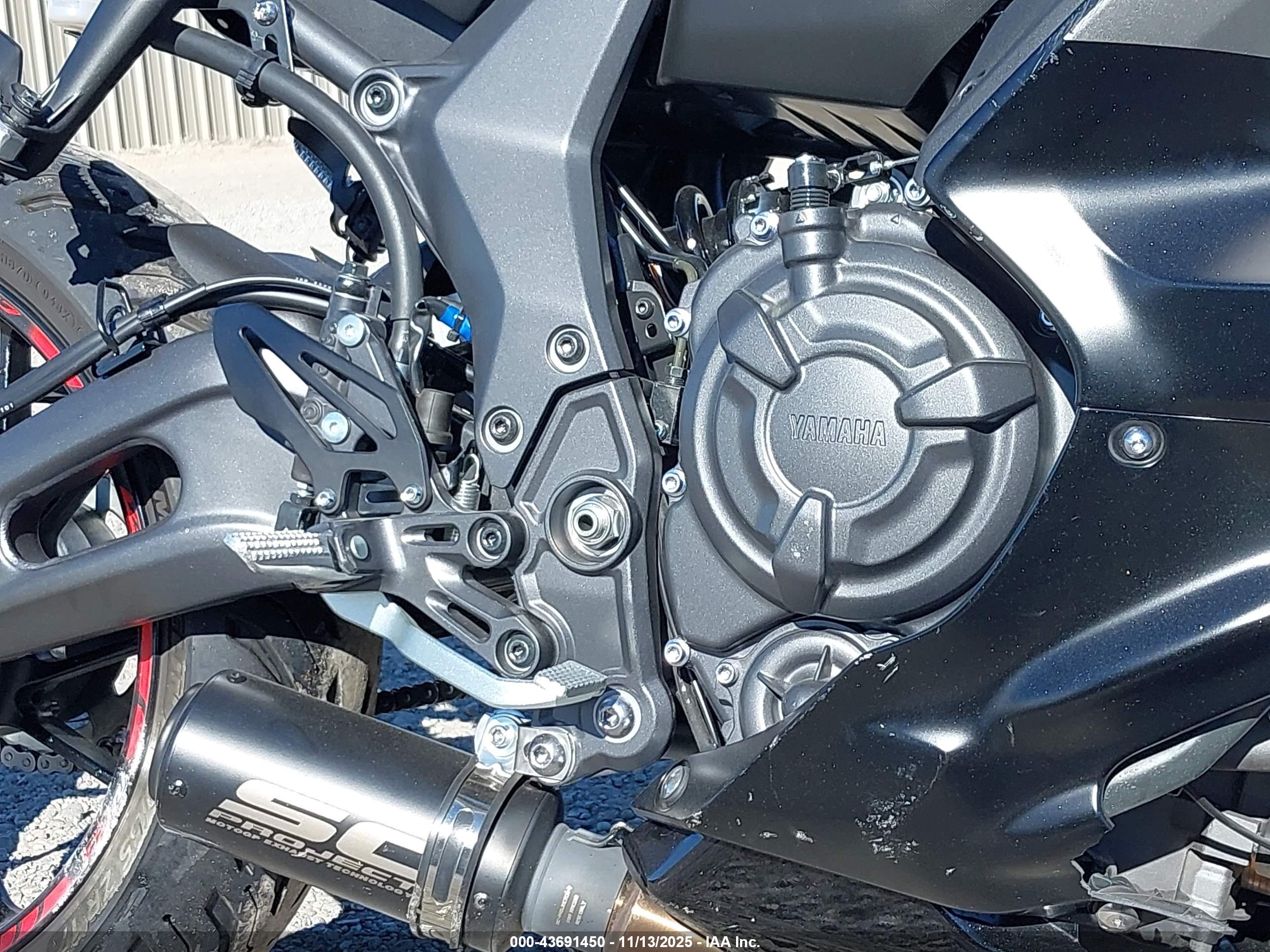 YAMAHA YZFR7 image 8