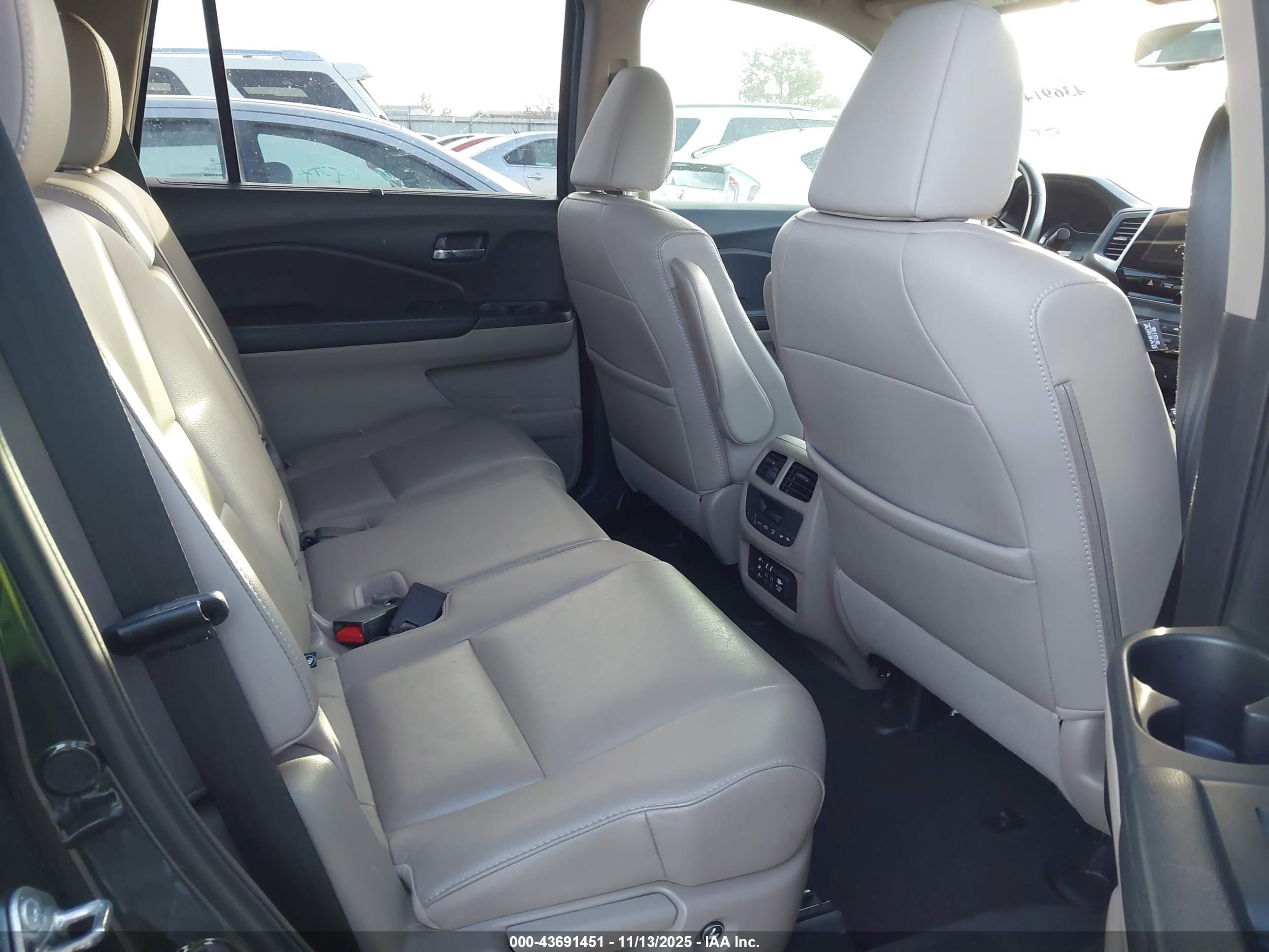 HONDA PILOT image 8