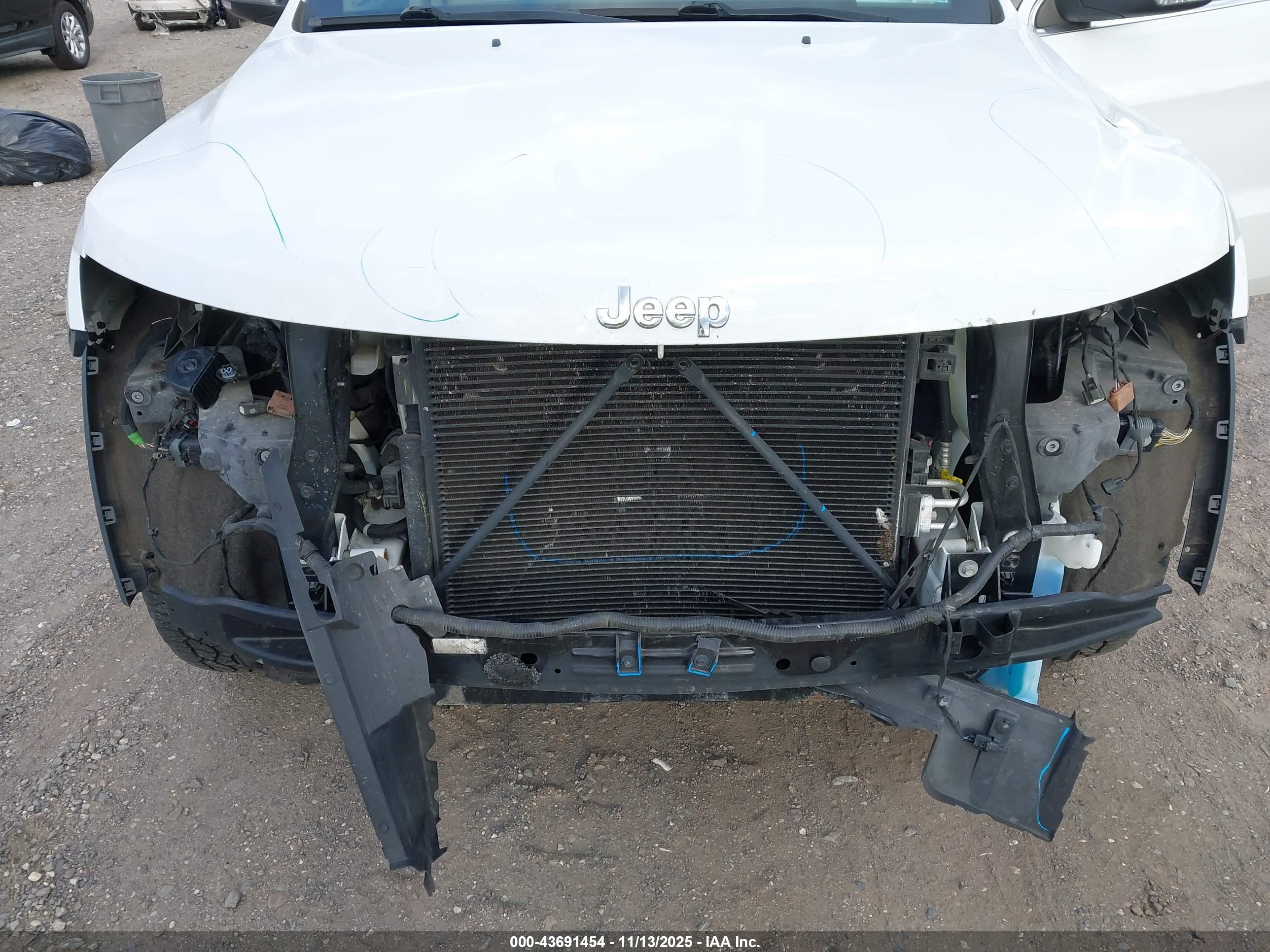 JEEP GRAND image 6