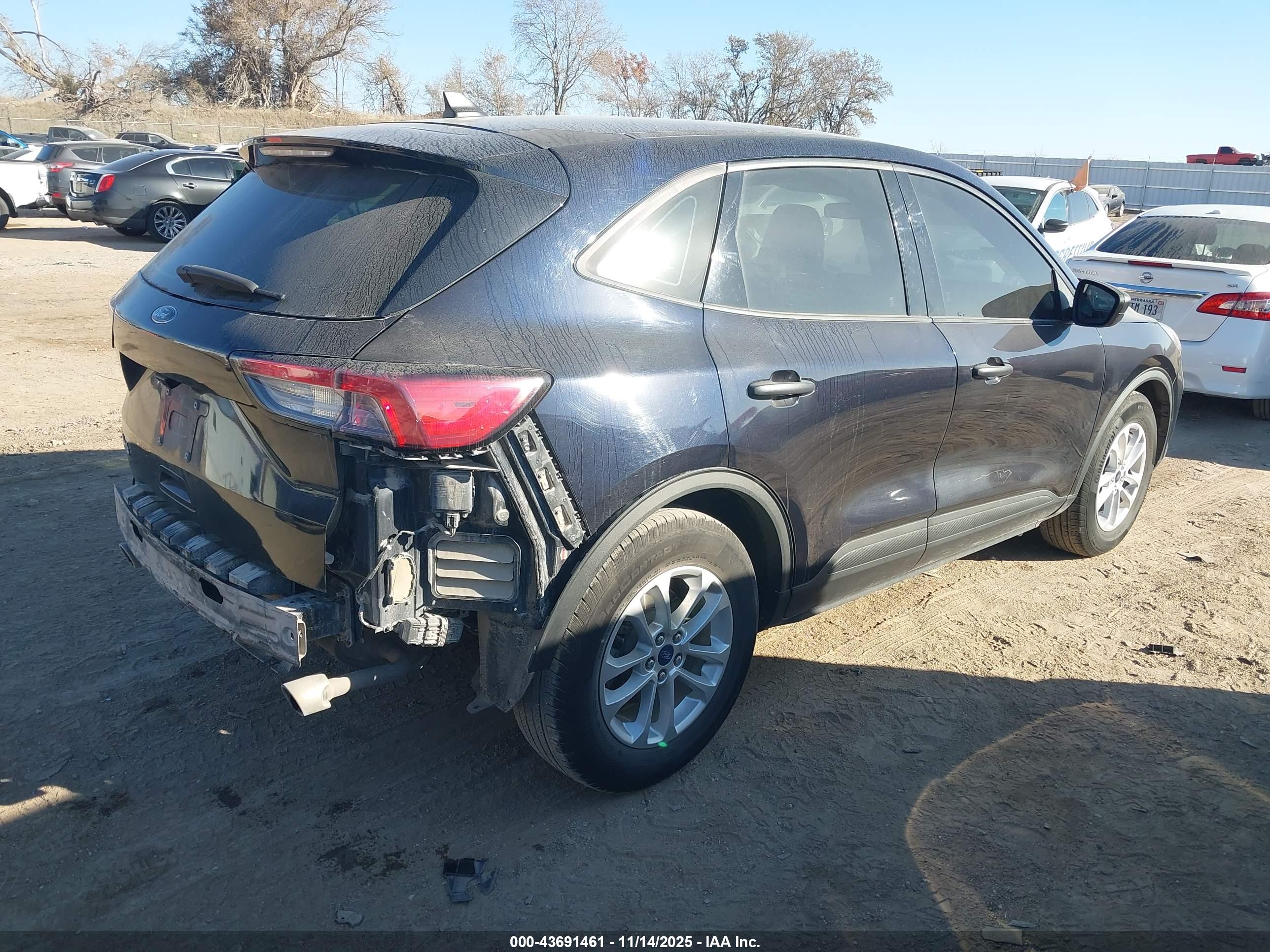 FORD ESCAPE image 4