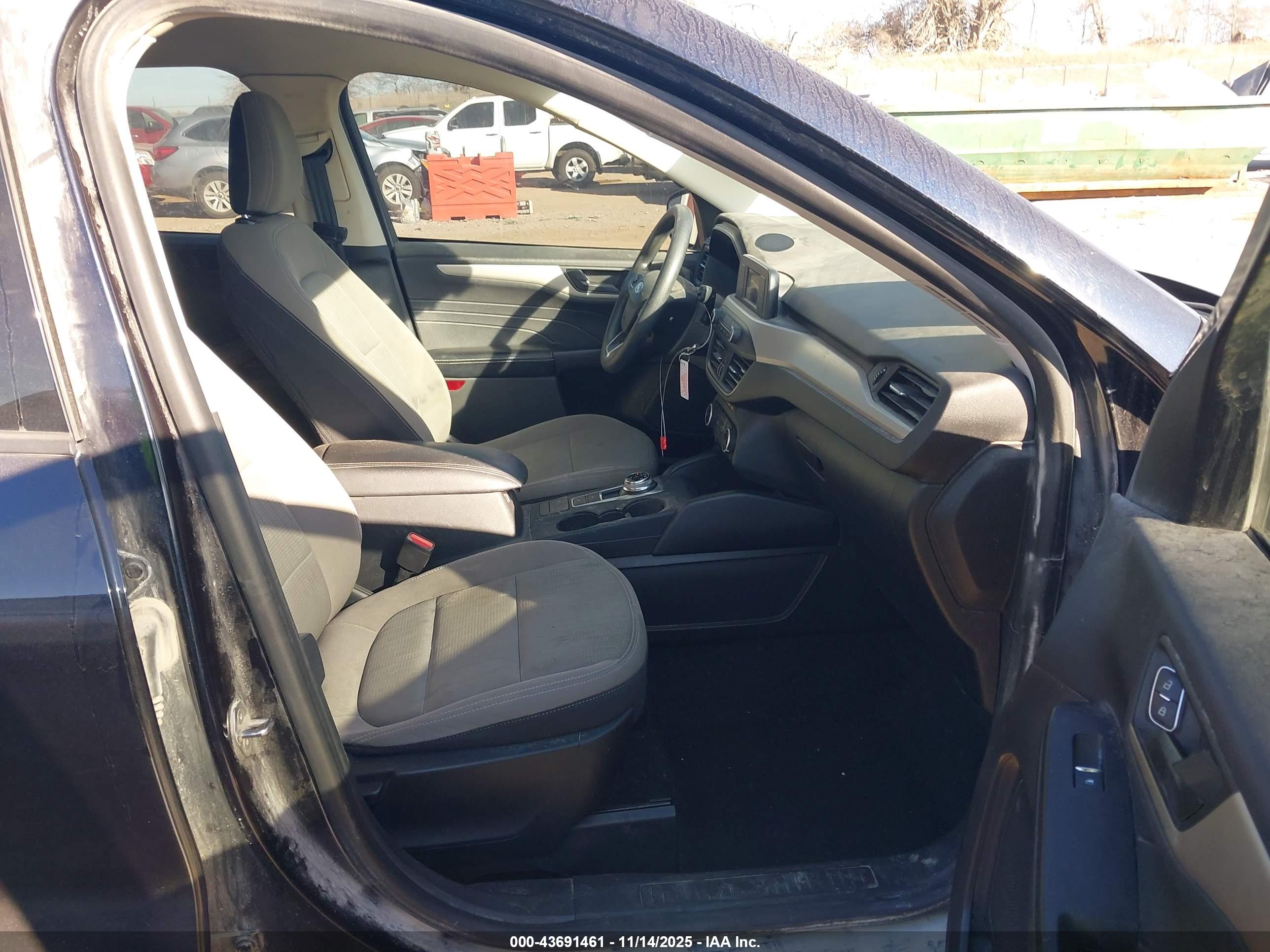 FORD ESCAPE image 5
