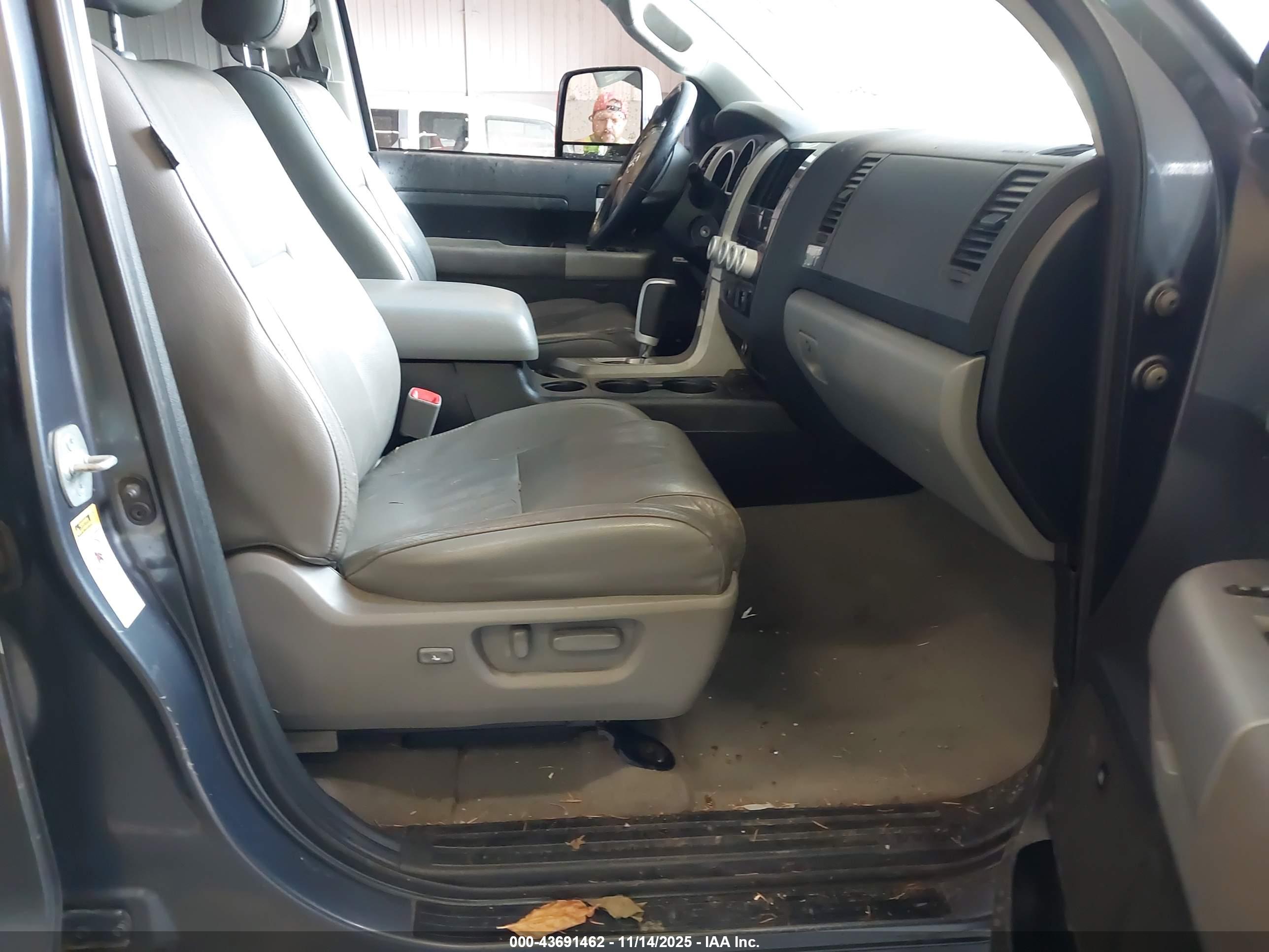 TOYOTA TUNDRA image 5