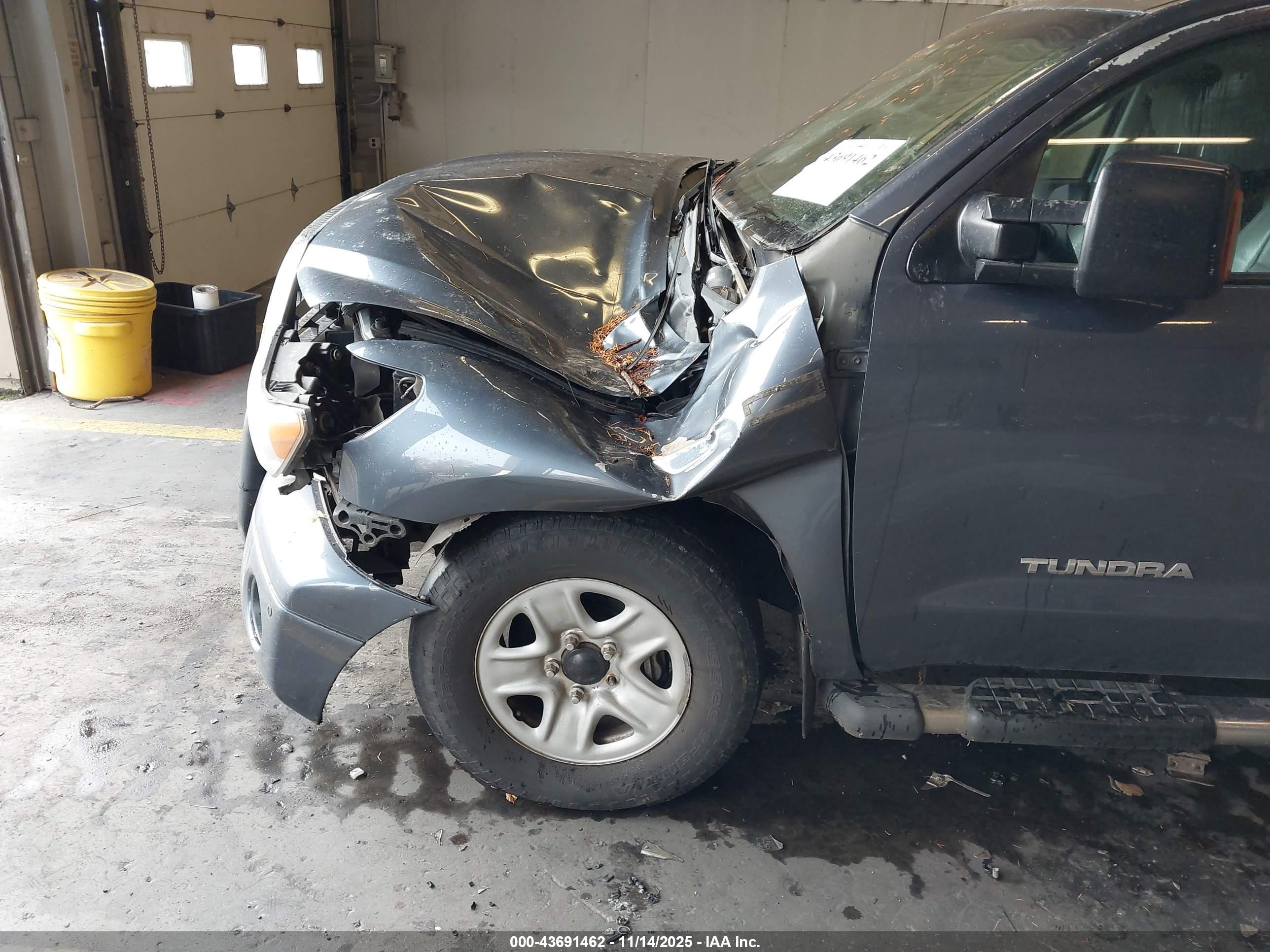 TOYOTA TUNDRA image 6
