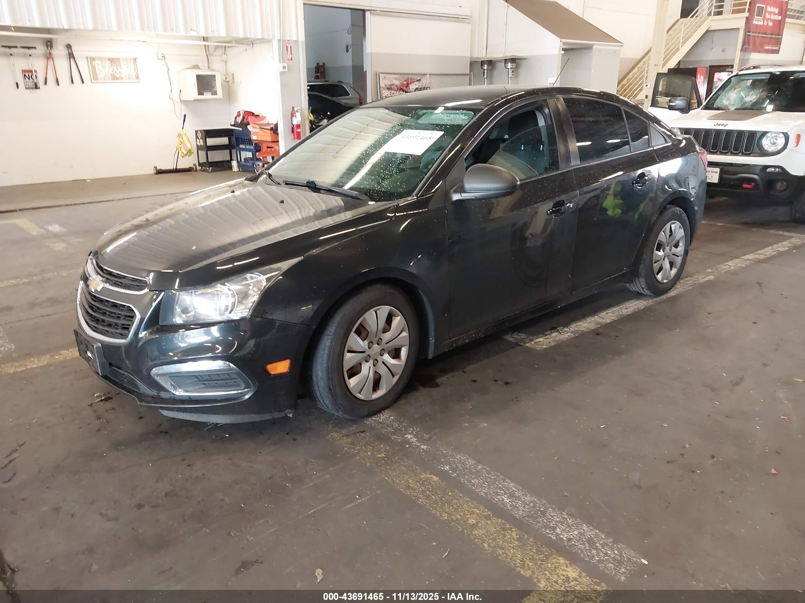 CHEVROLET CRUZE image 2