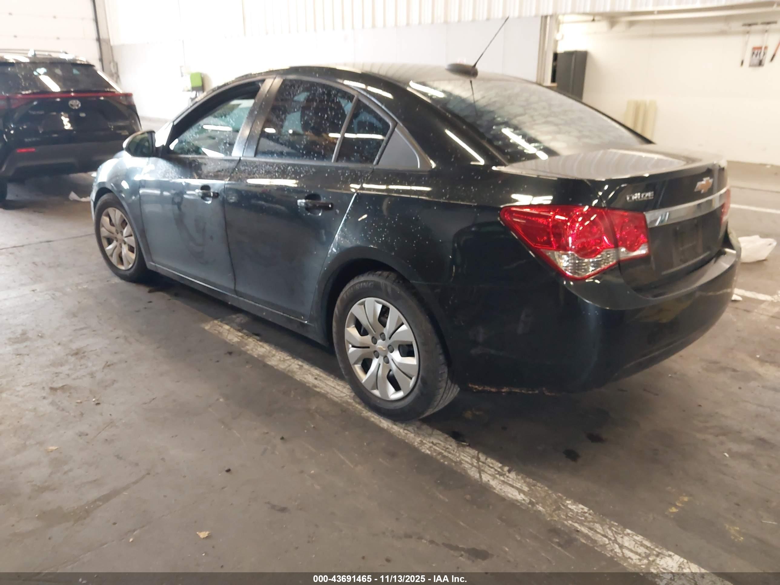 CHEVROLET CRUZE image 3