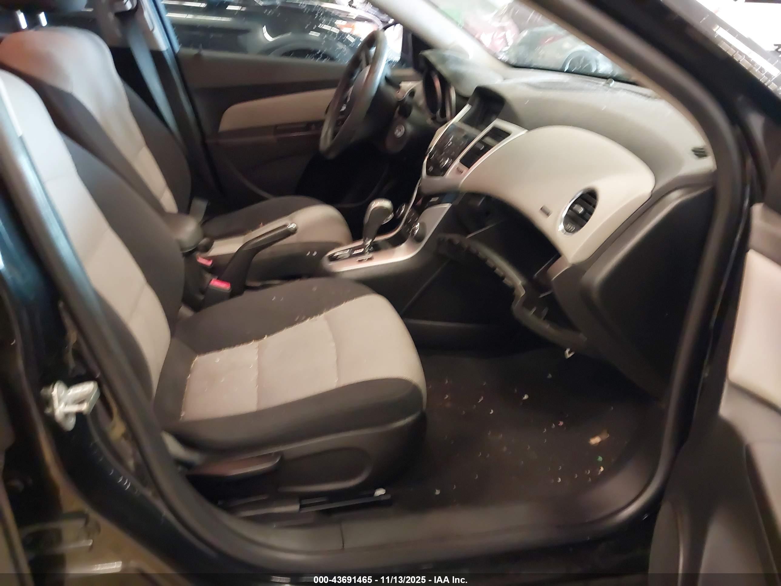 CHEVROLET CRUZE image 5