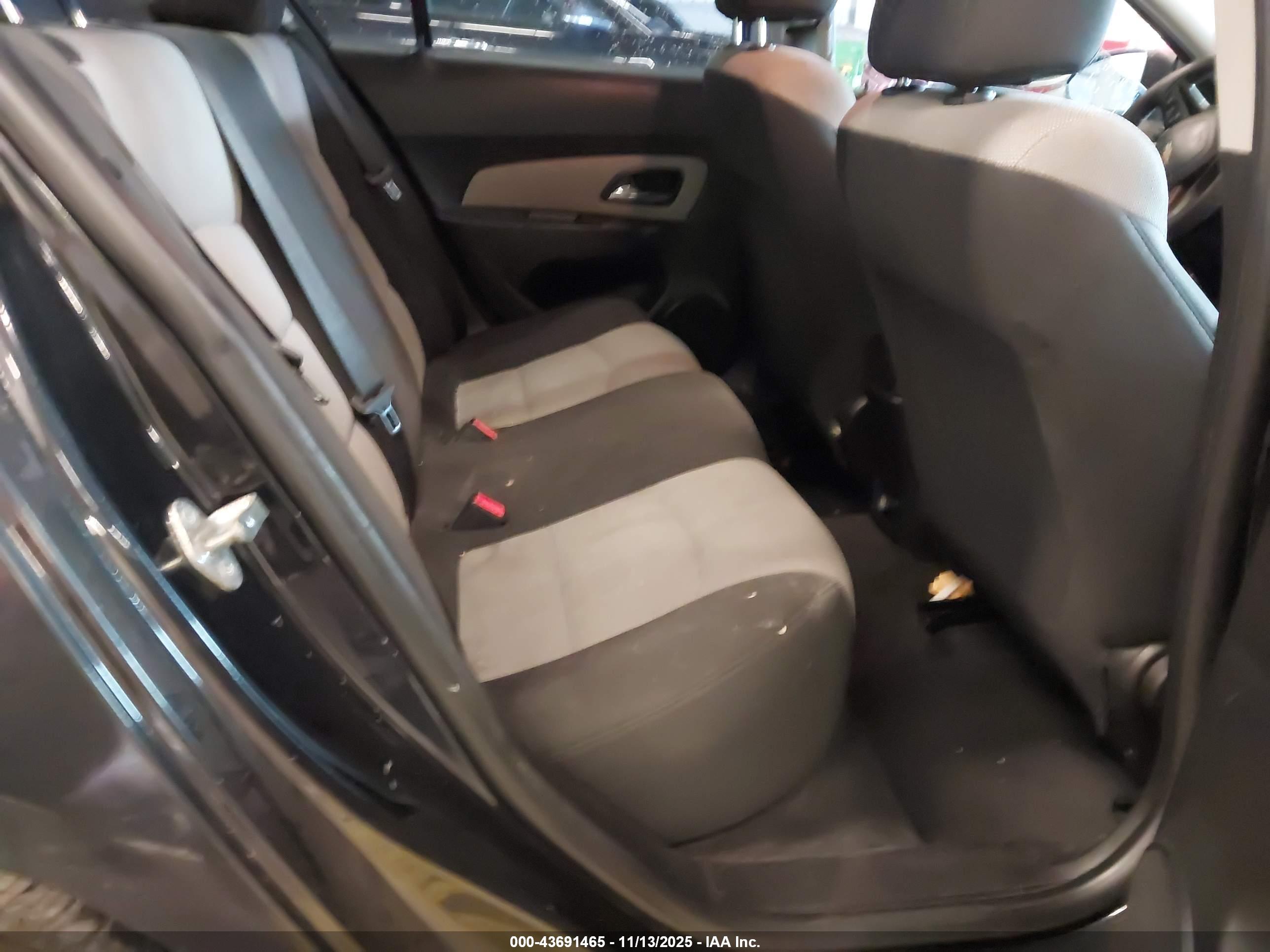 CHEVROLET CRUZE image 8