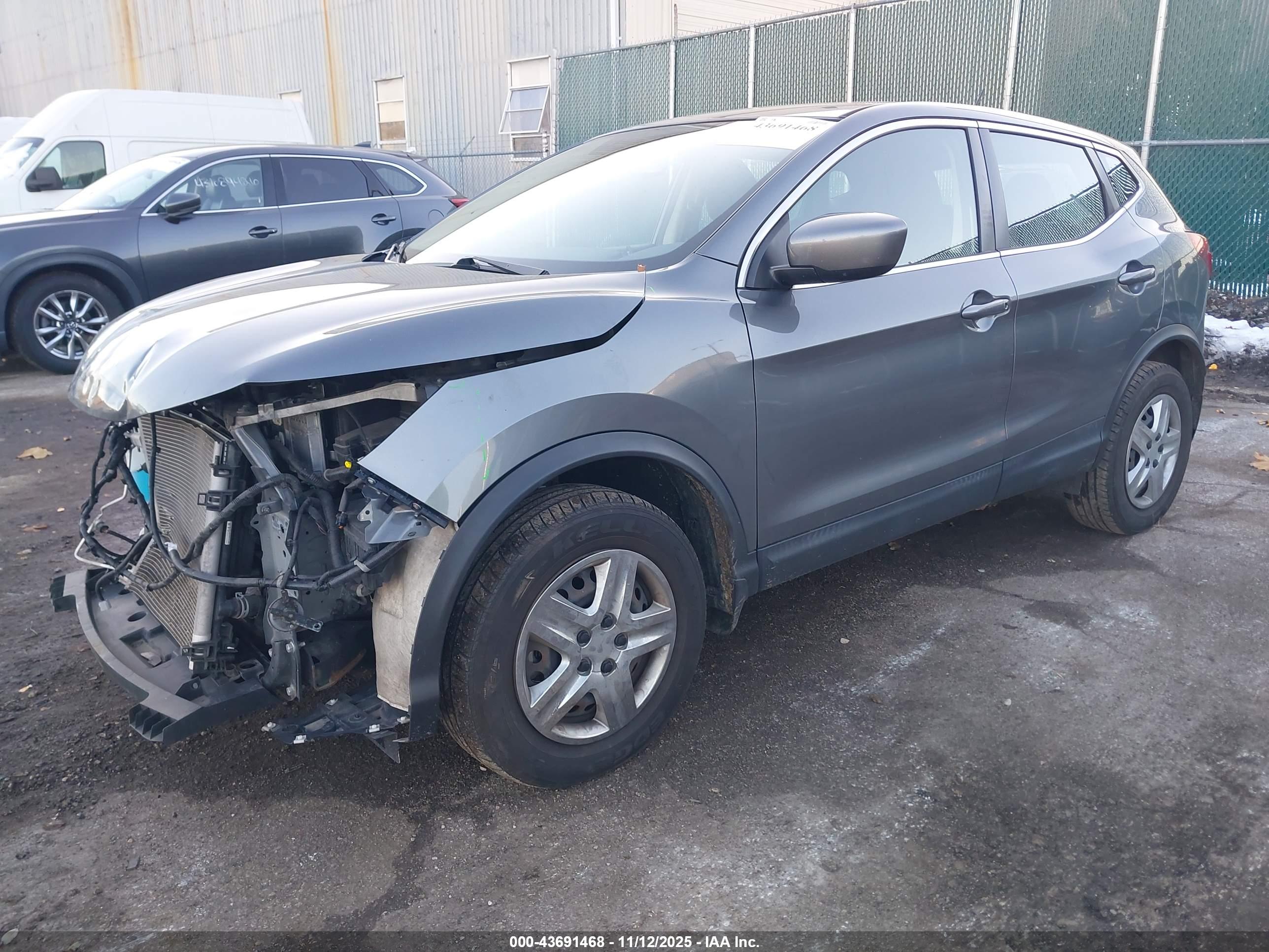 NISSAN ROGUE image 2
