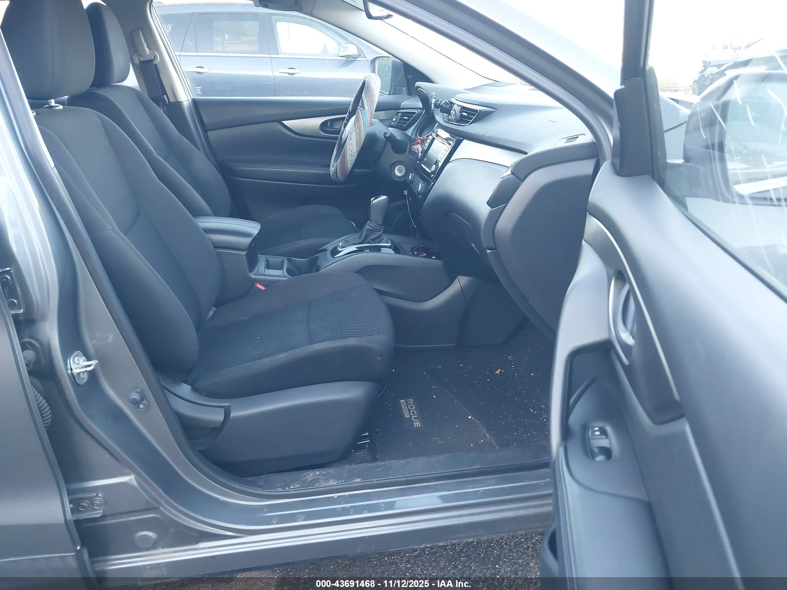 NISSAN ROGUE image 5