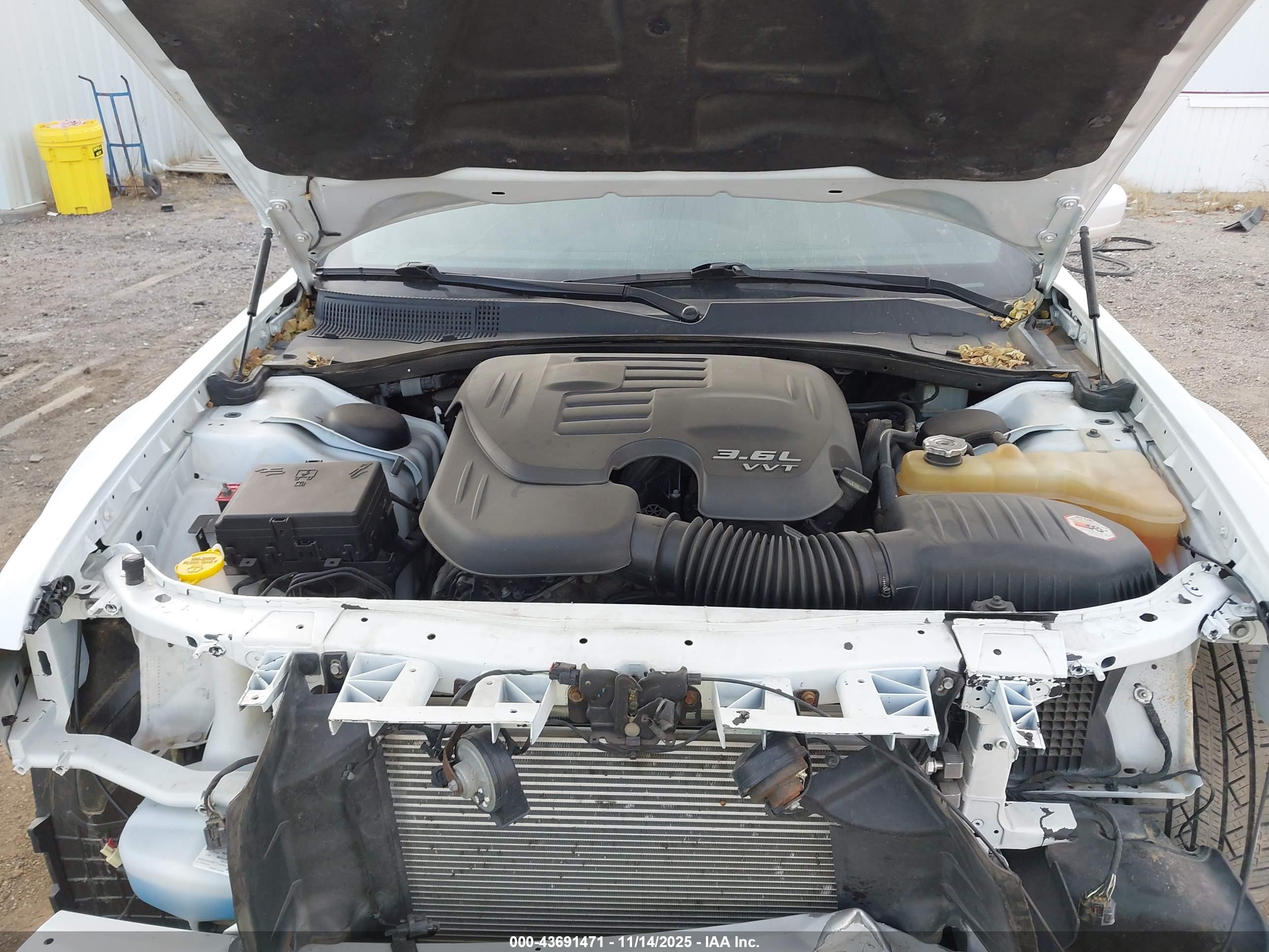 CHRYSLER 300 image 10