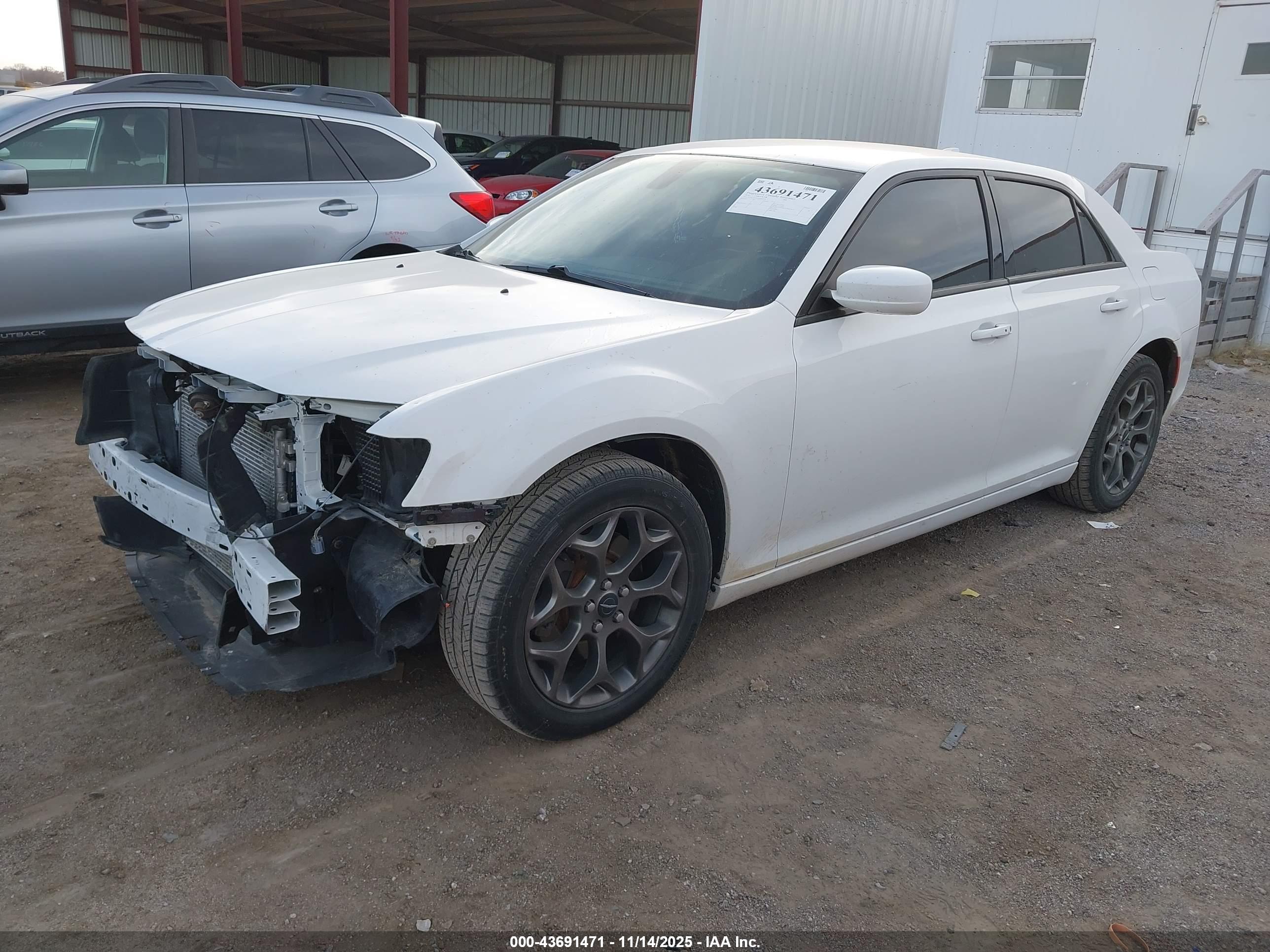 CHRYSLER 300 image 2