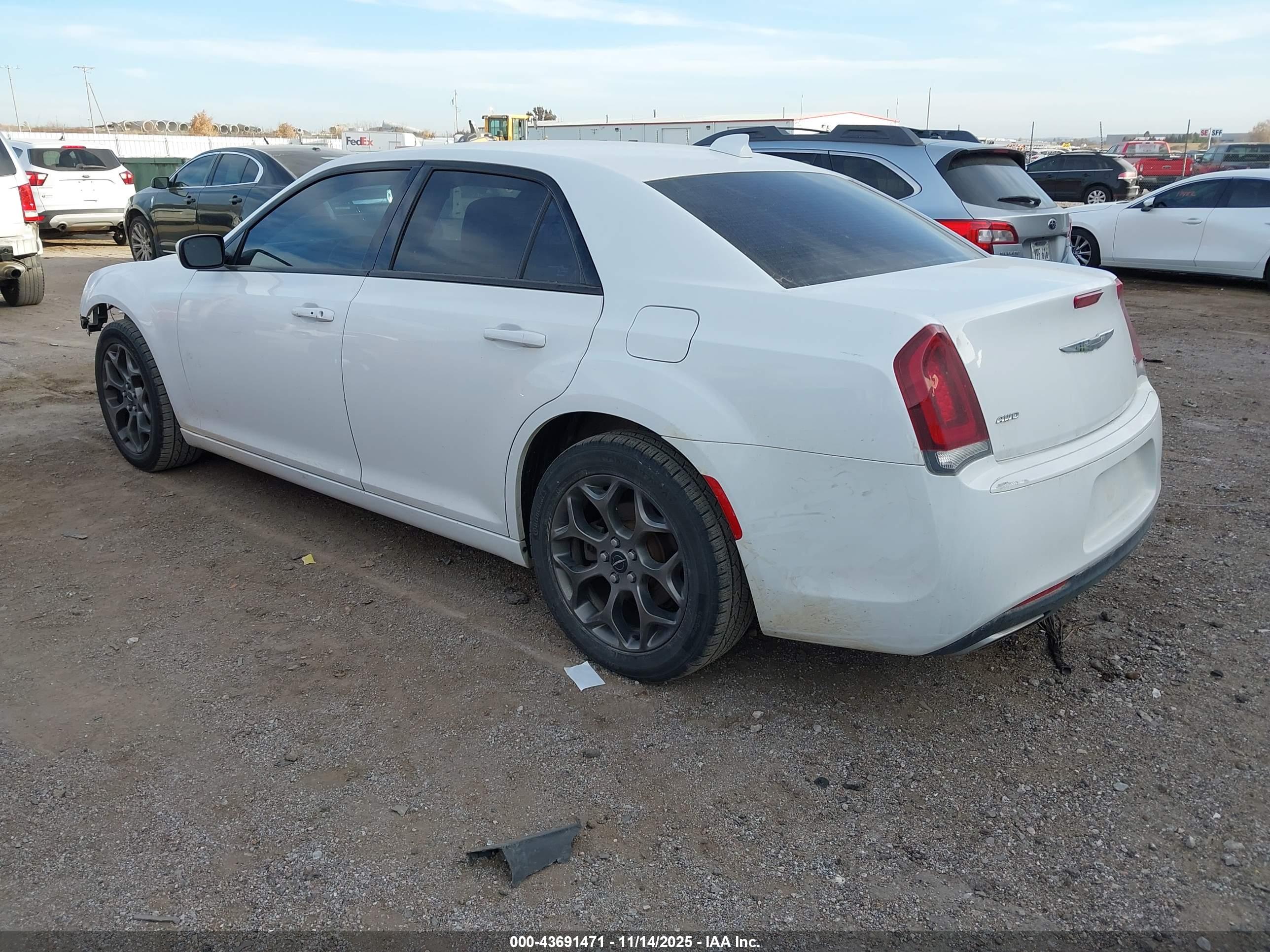 CHRYSLER 300 image 3