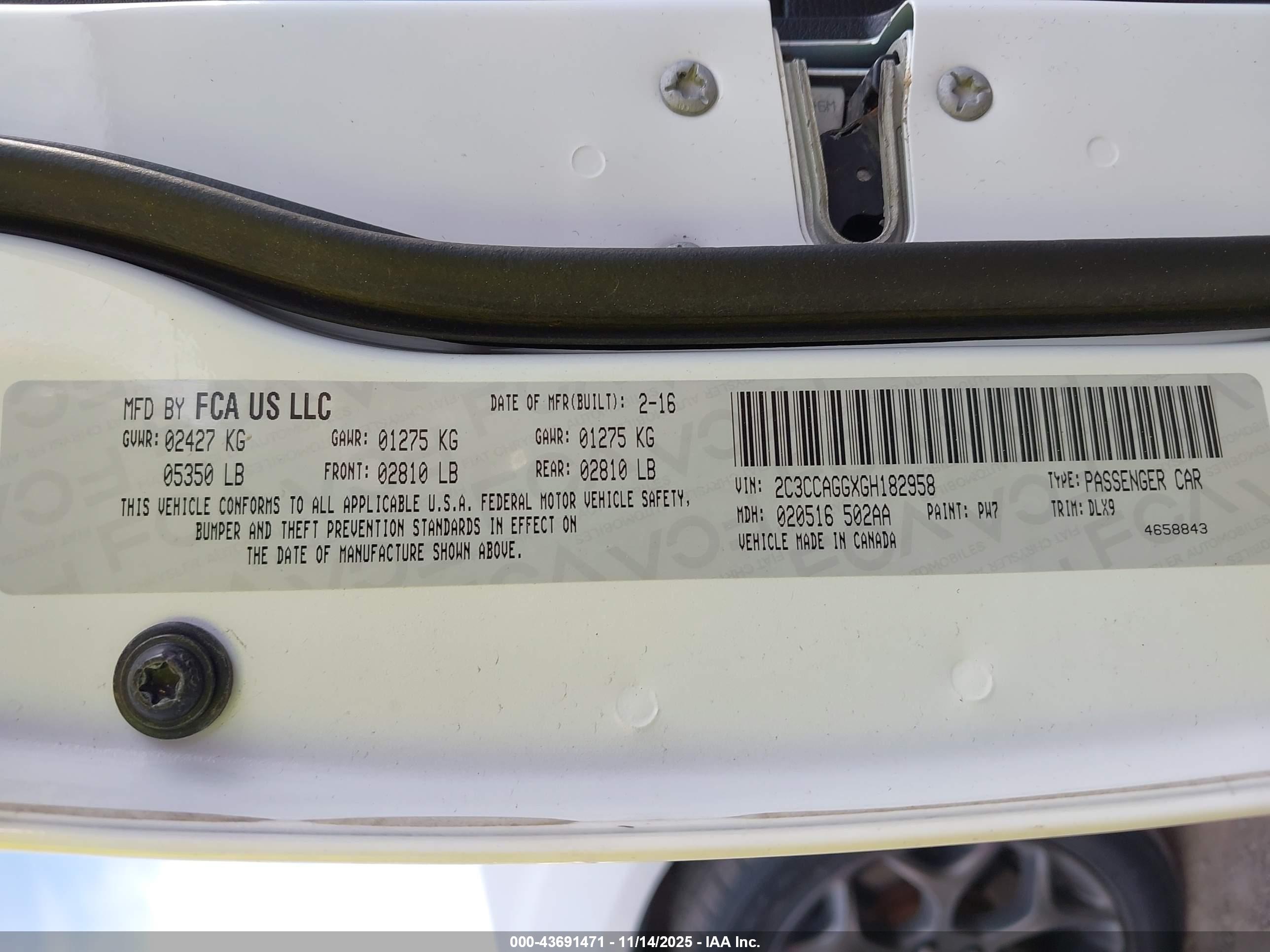 CHRYSLER 300 image 9