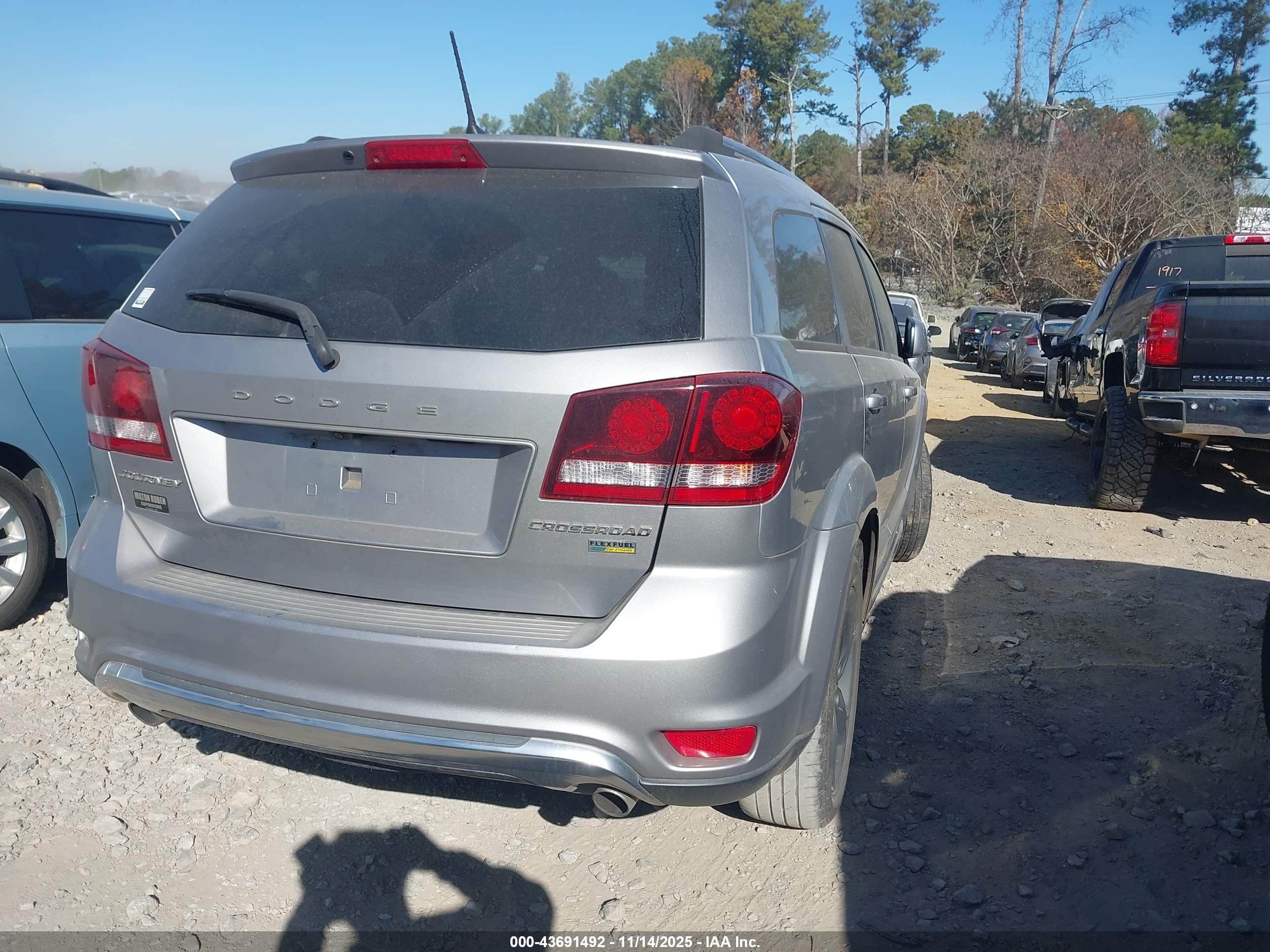 DODGE JOURNEY image 4