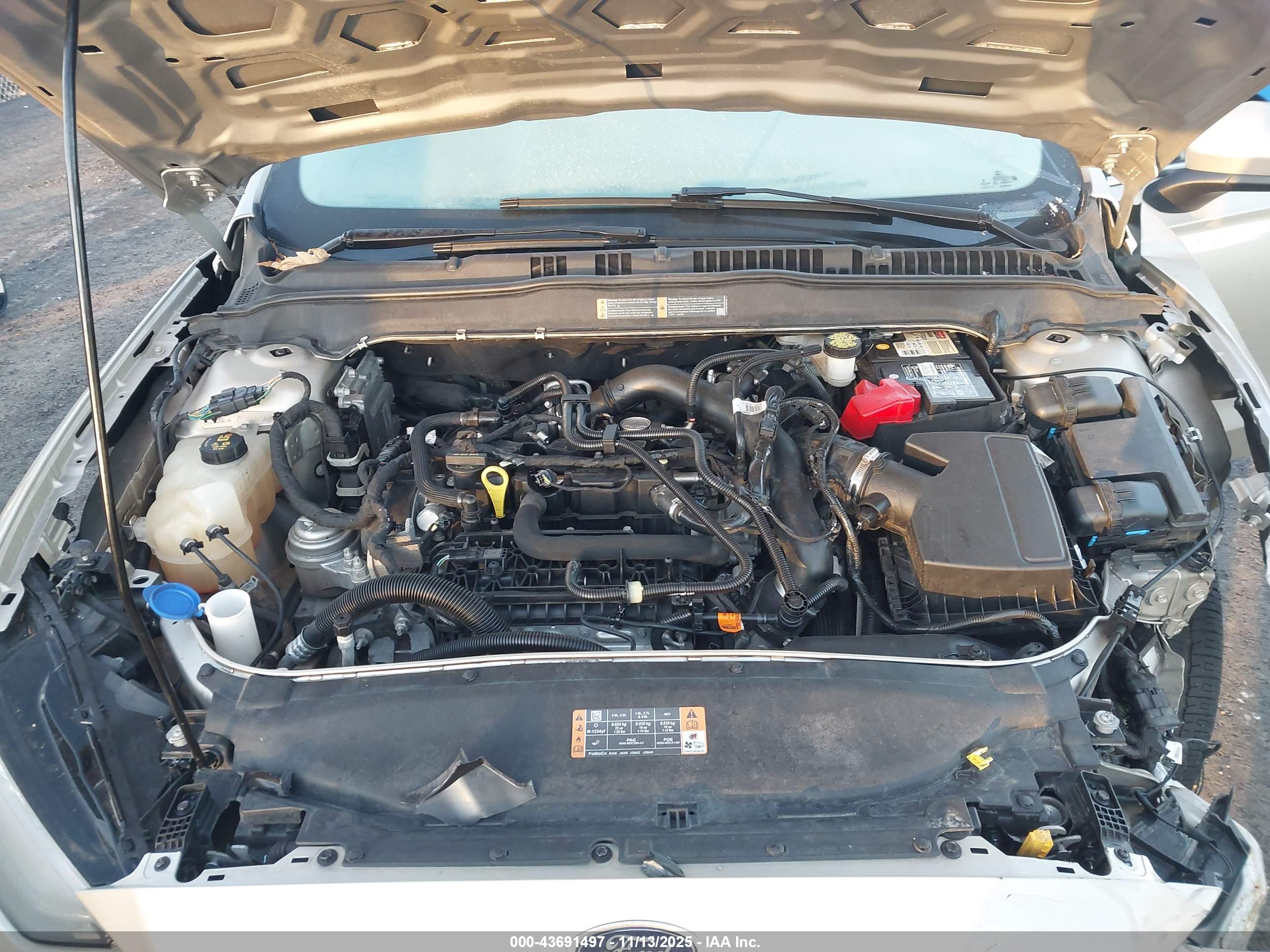 FORD FUSION image 10