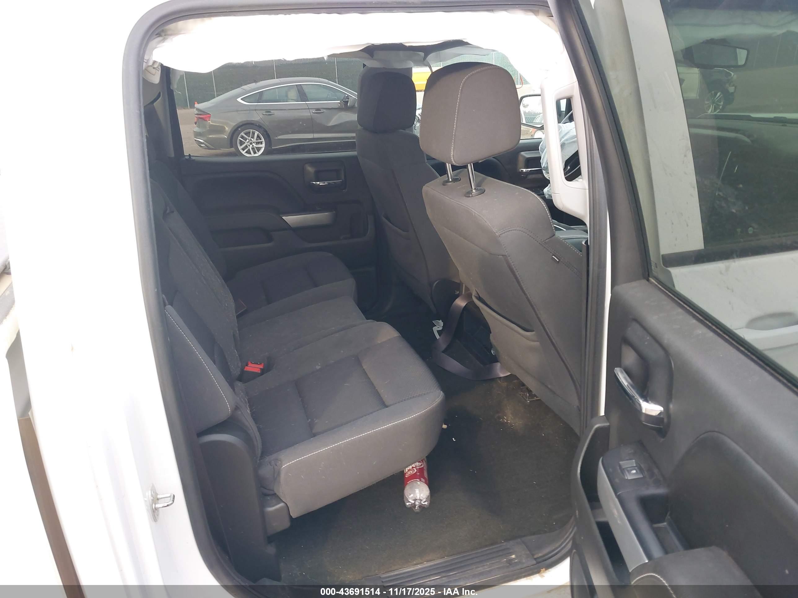 CHEVROLET SILVERADO image 8