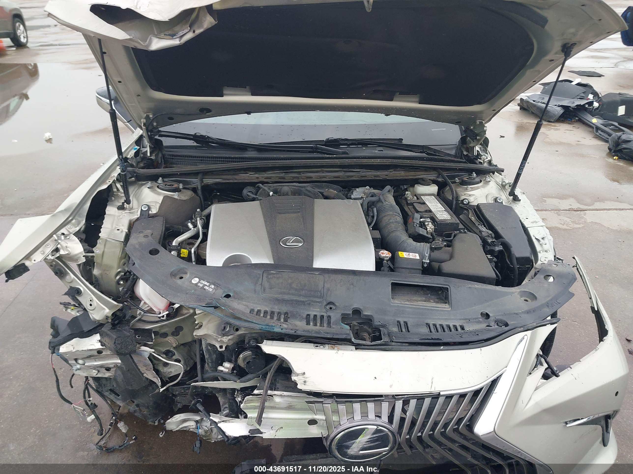 LEXUS ES image 10