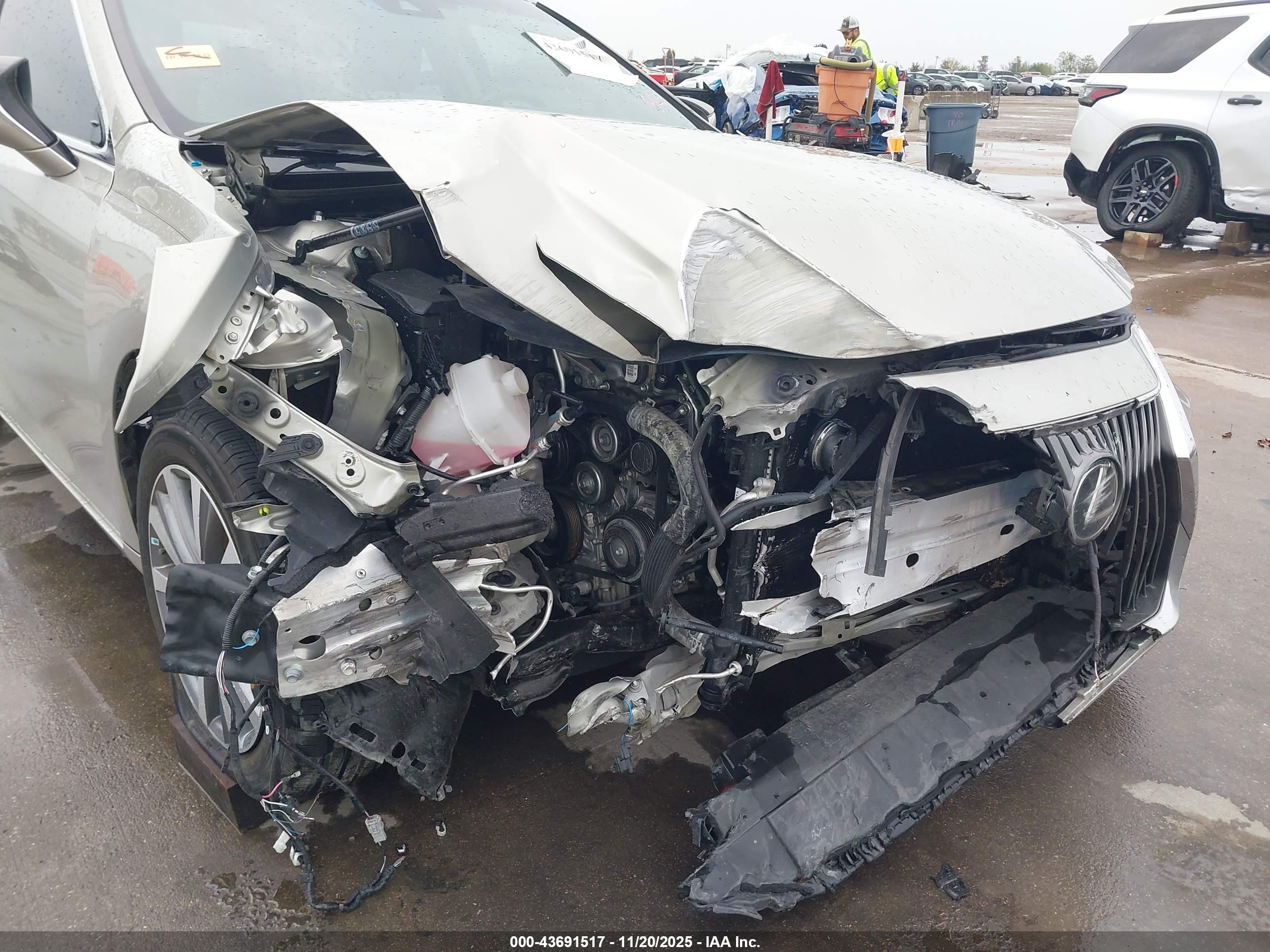 LEXUS ES image 6