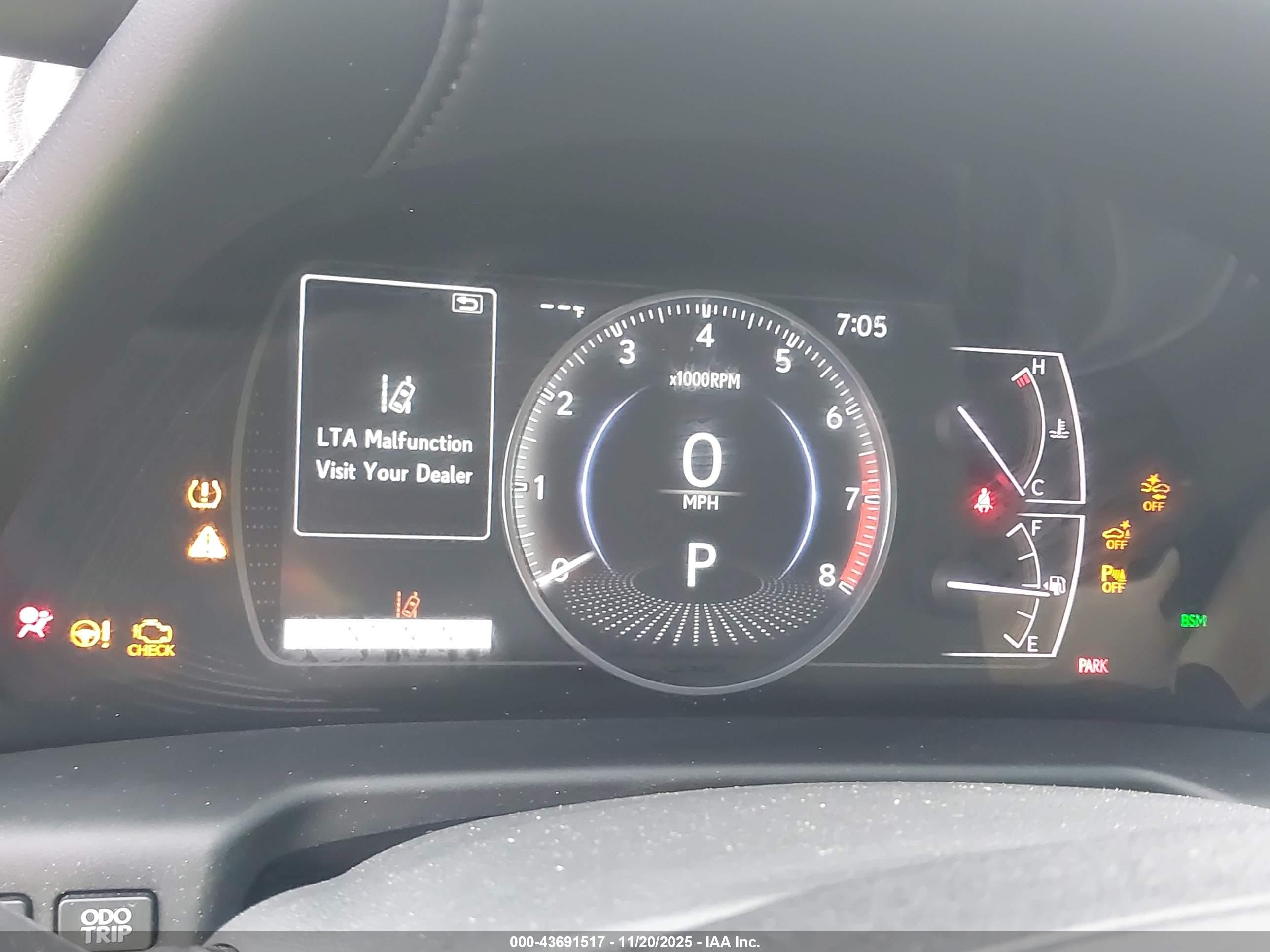 LEXUS ES image 7