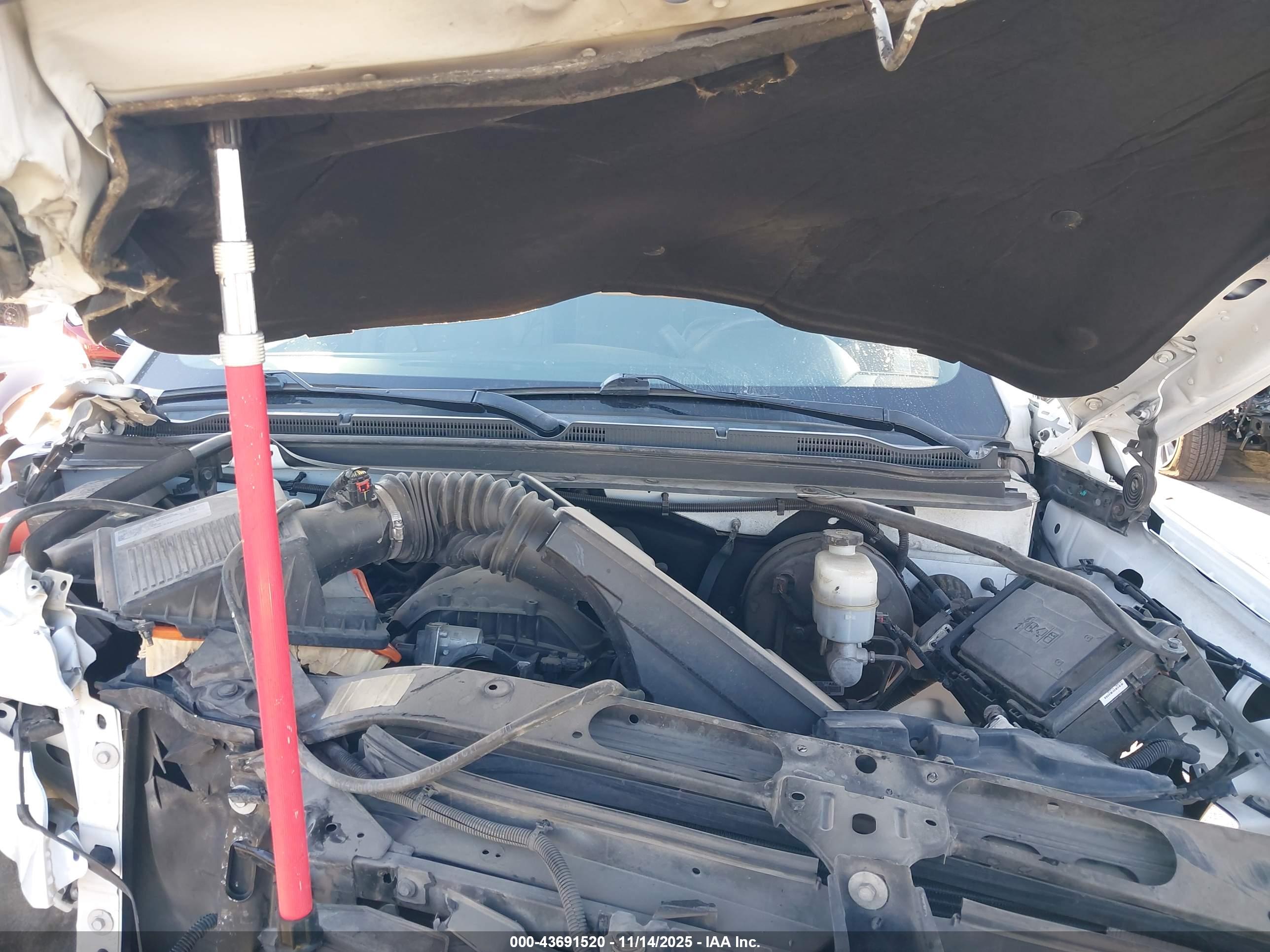CHEVROLET TAHOE image 10