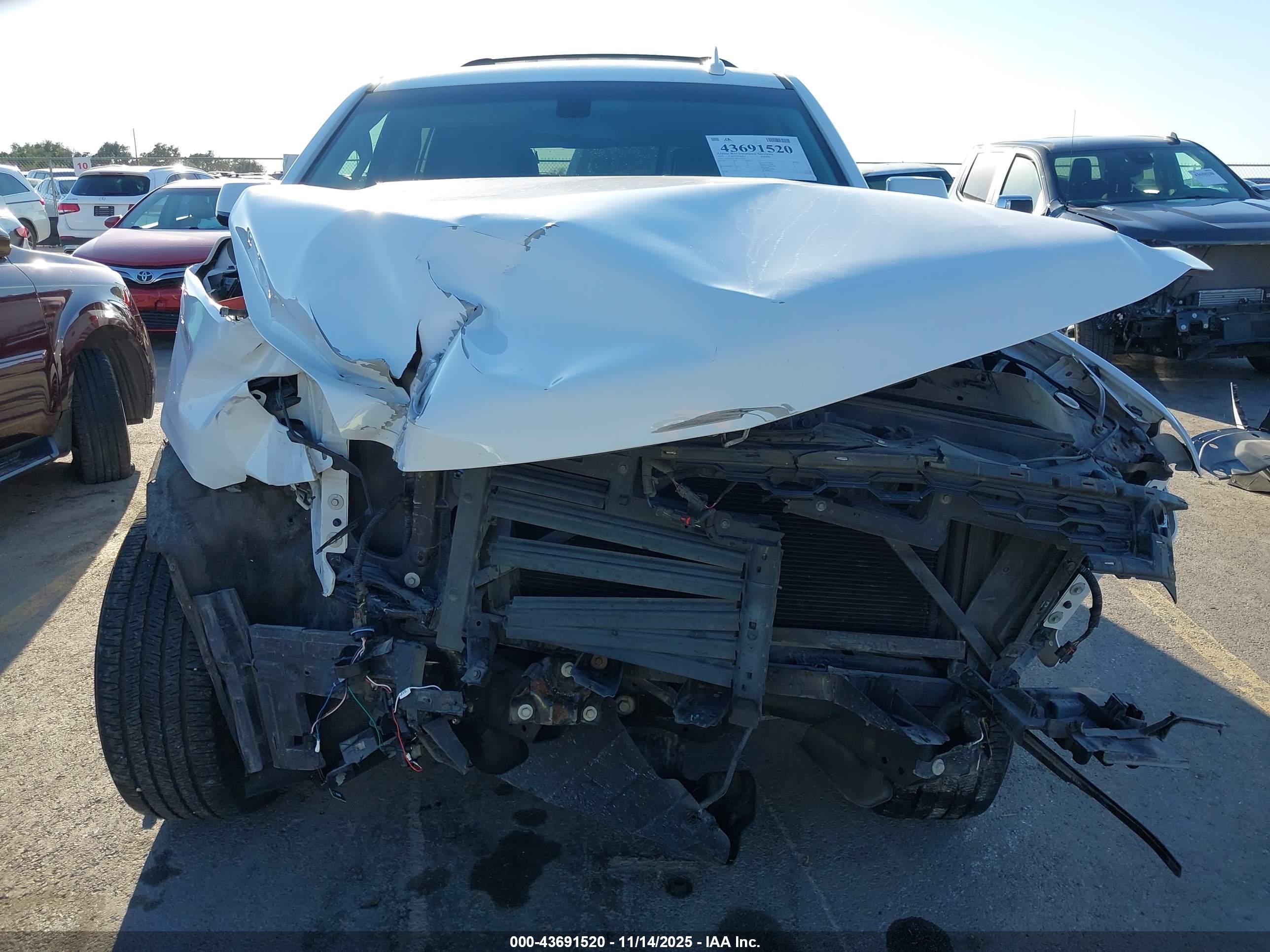 CHEVROLET TAHOE image 6