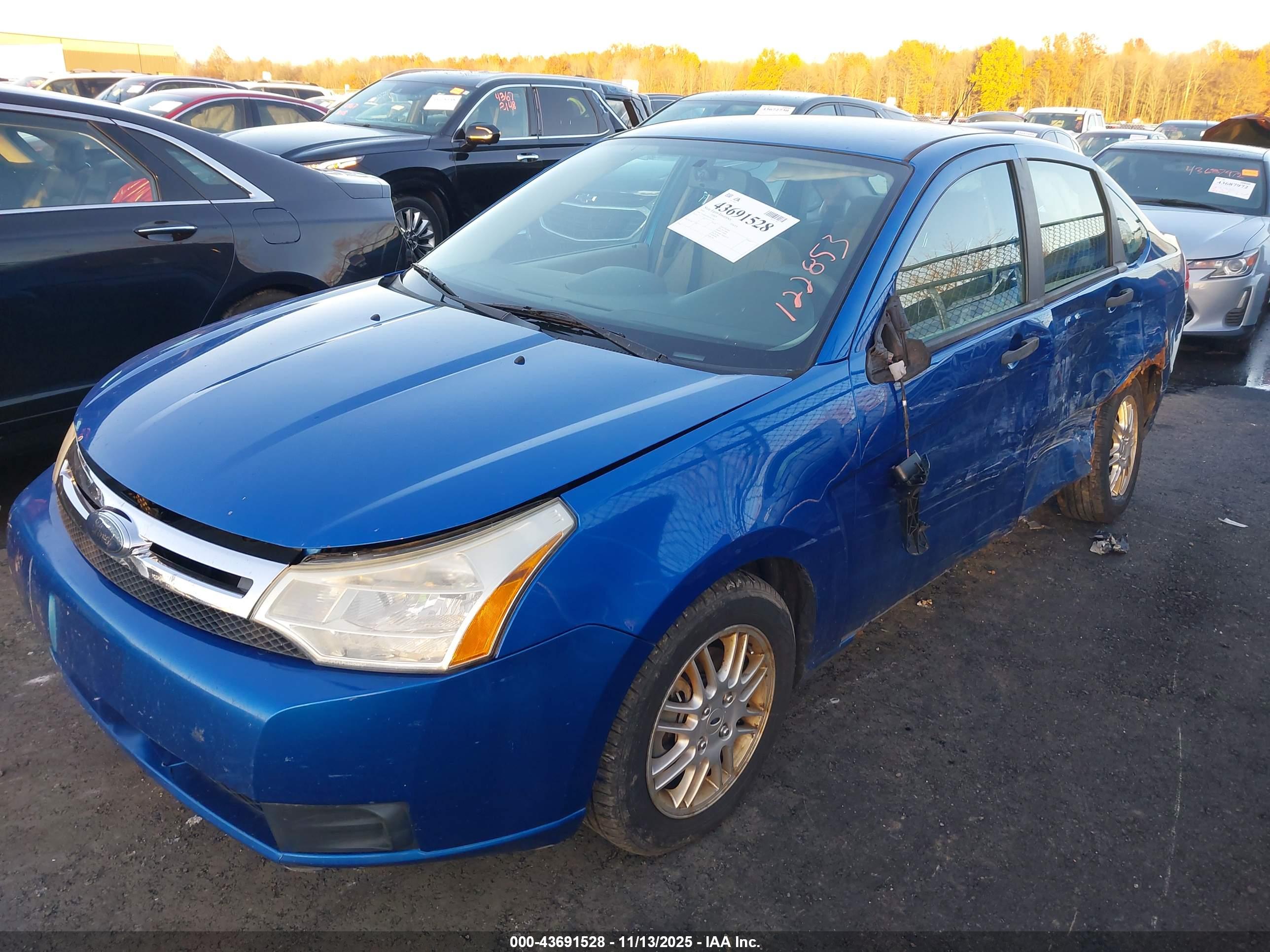 FORD FOCUS image 2