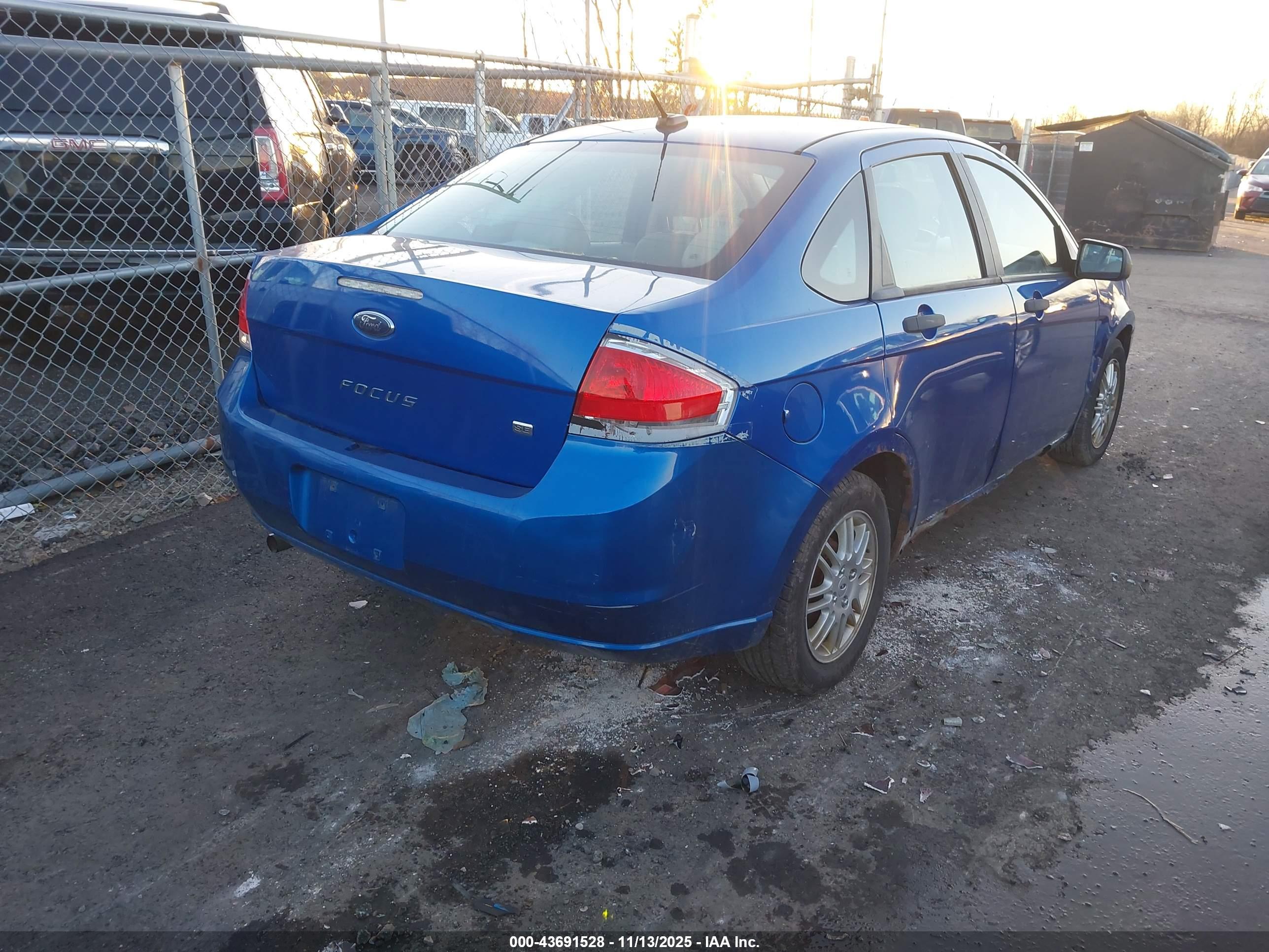FORD FOCUS image 4