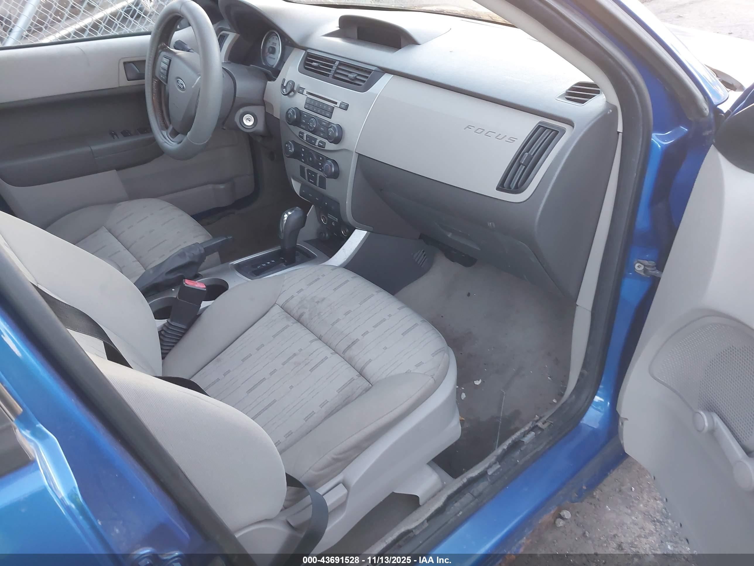 FORD FOCUS image 5