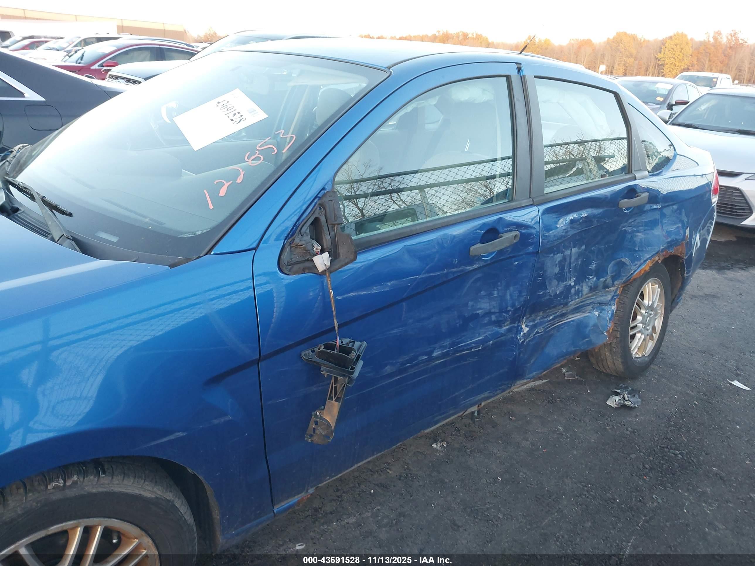 FORD FOCUS image 6