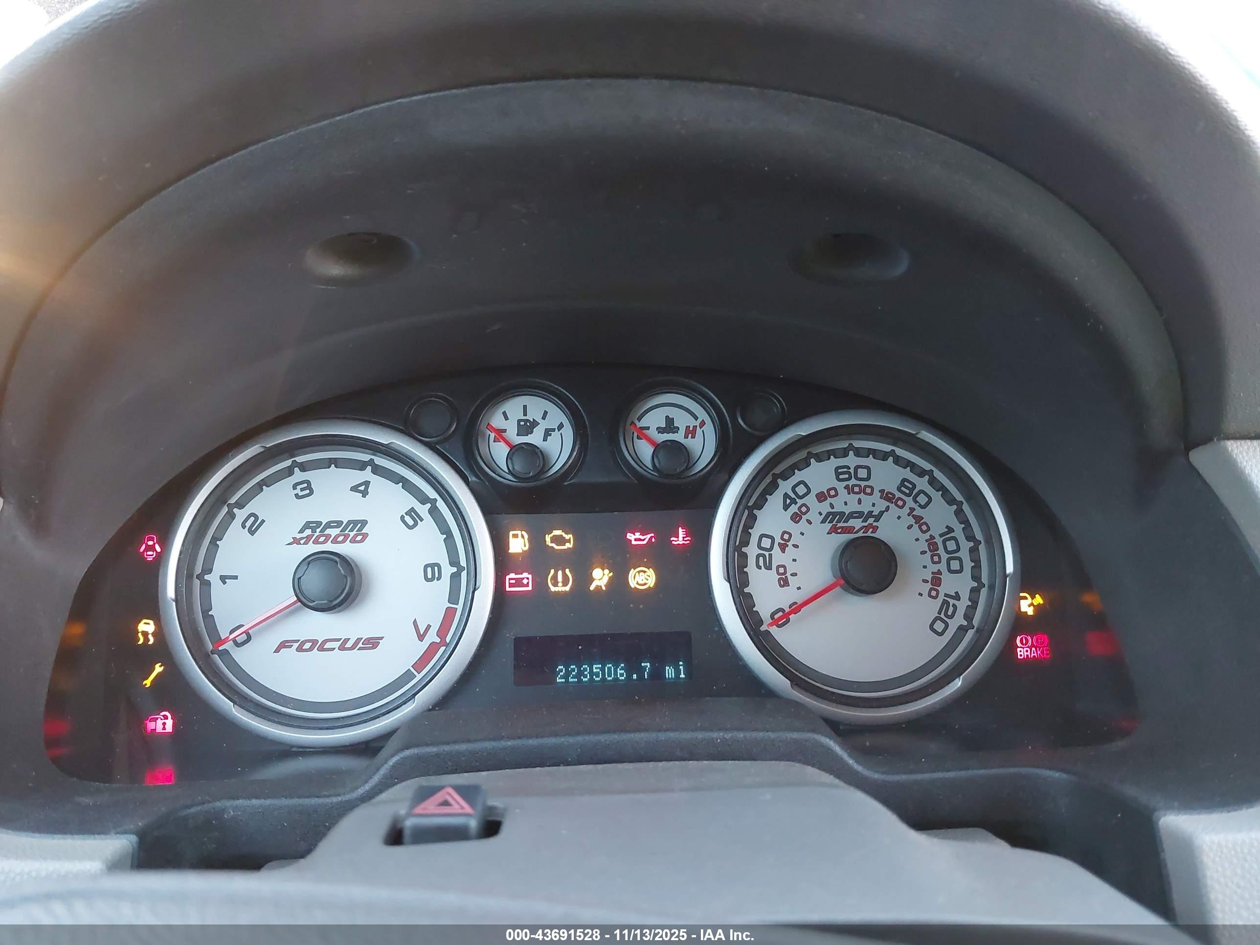 FORD FOCUS image 7