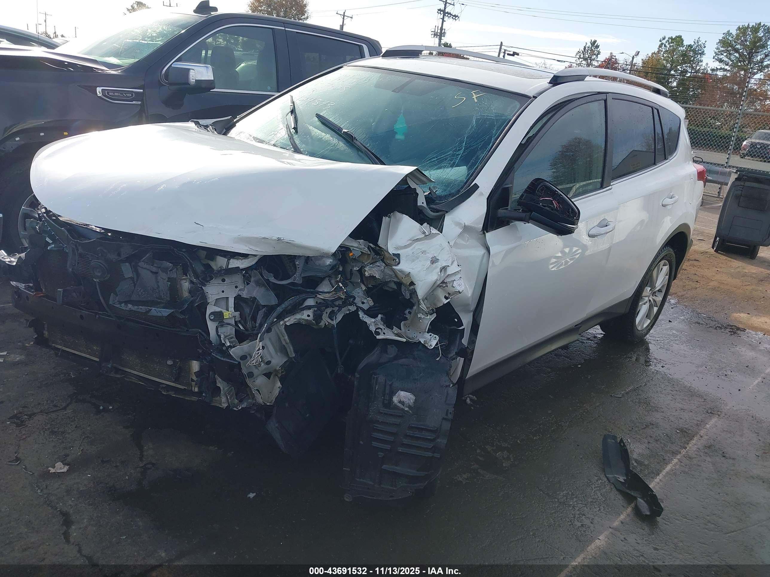 TOYOTA RAV4 image 2