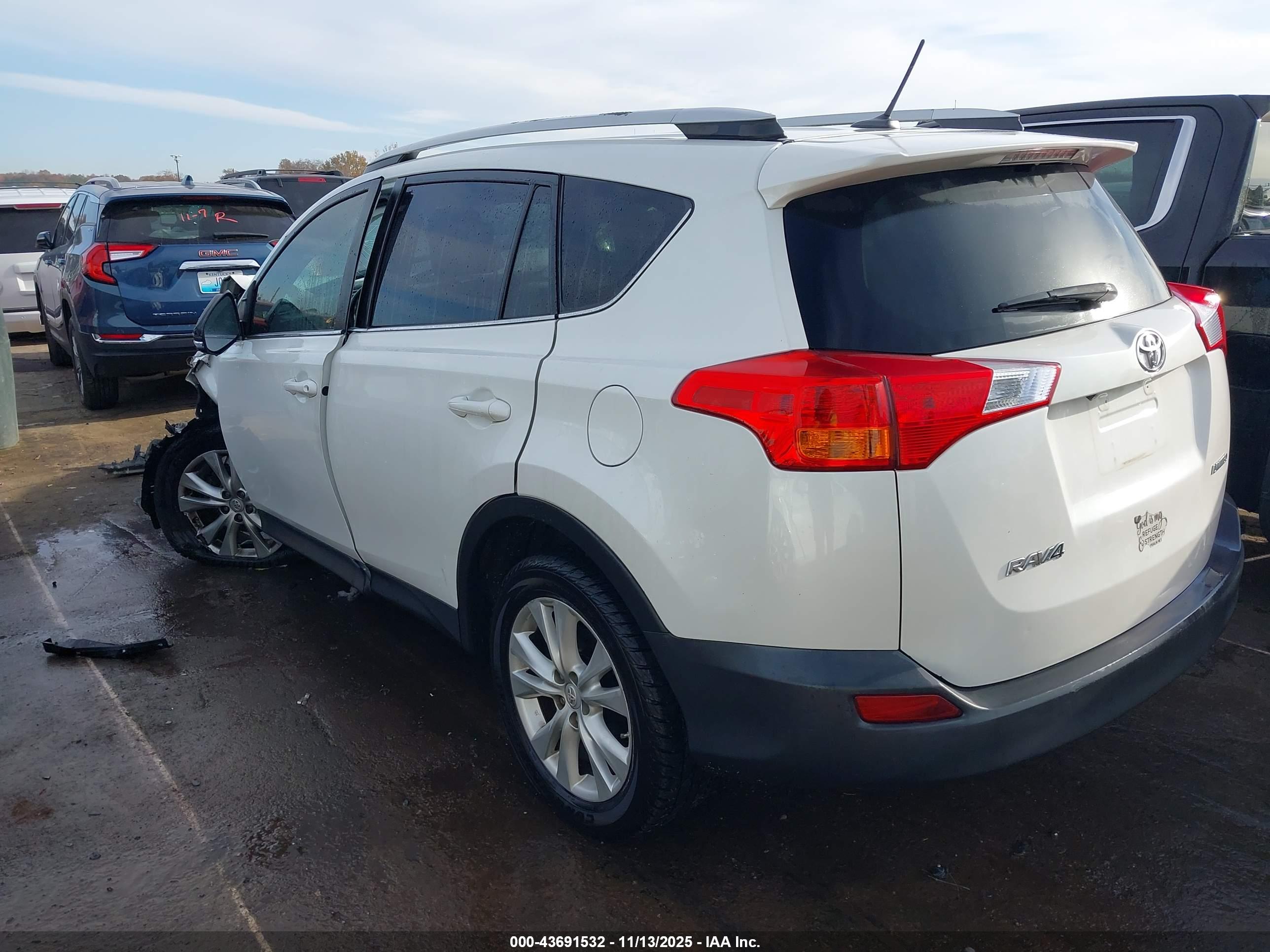 TOYOTA RAV4 image 3