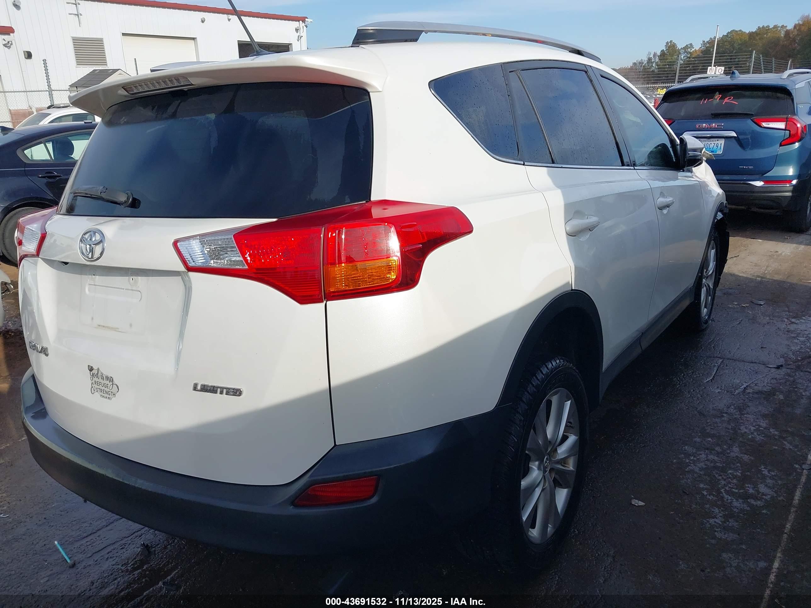 TOYOTA RAV4 image 4