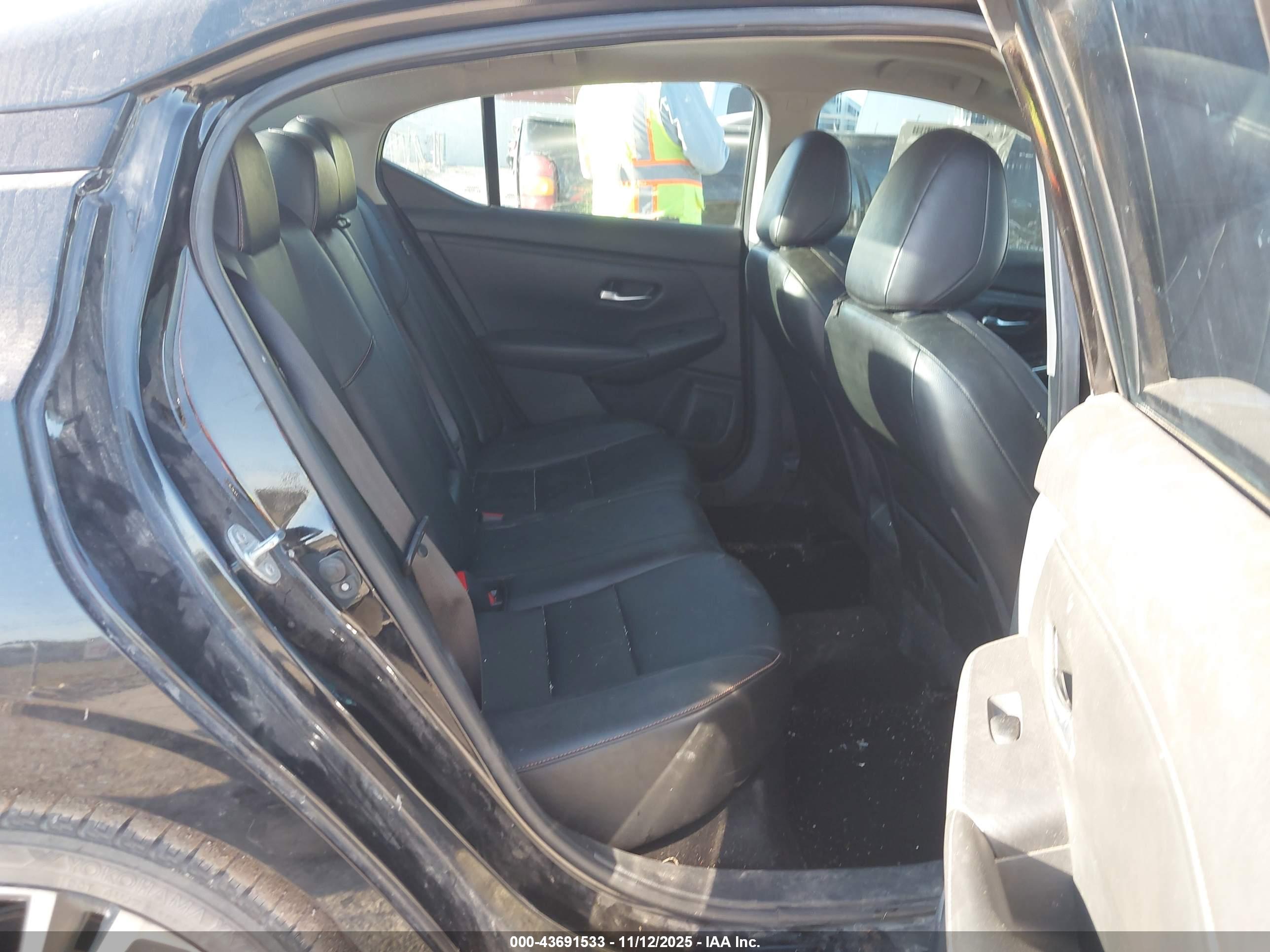 NISSAN SENTRA image 8