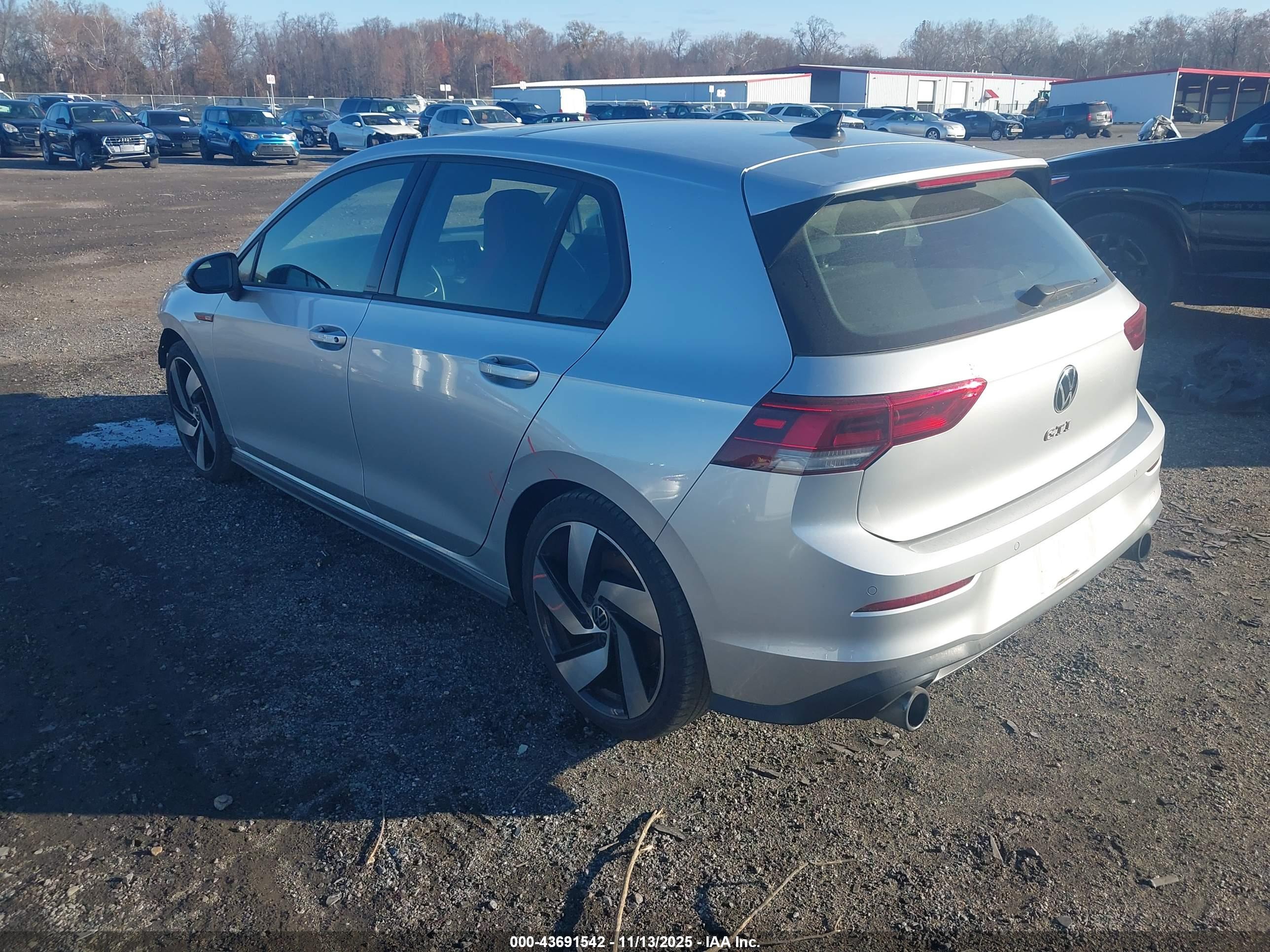 VOLKSWAGEN GOLF image 3