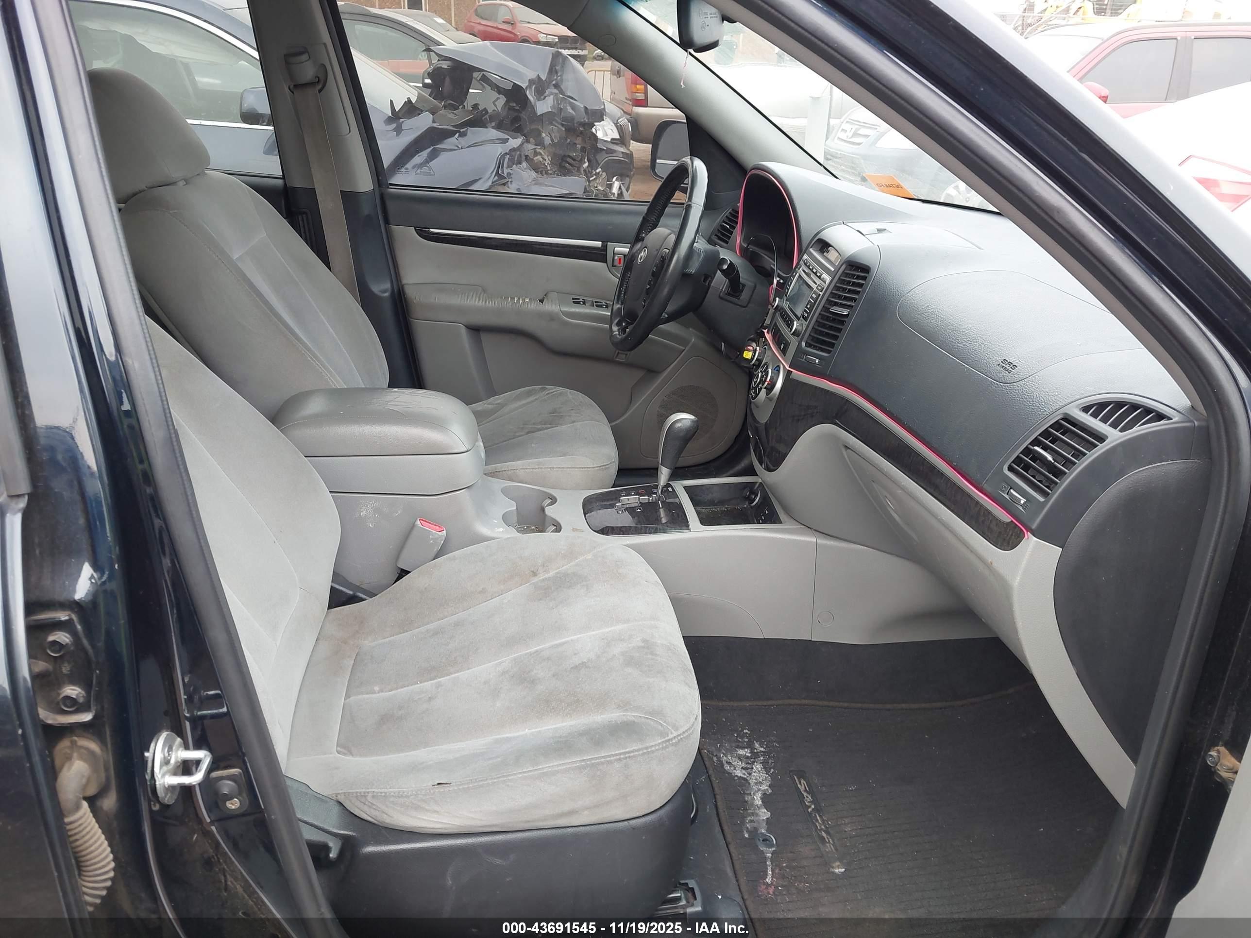 HYUNDAI SANTA image 5
