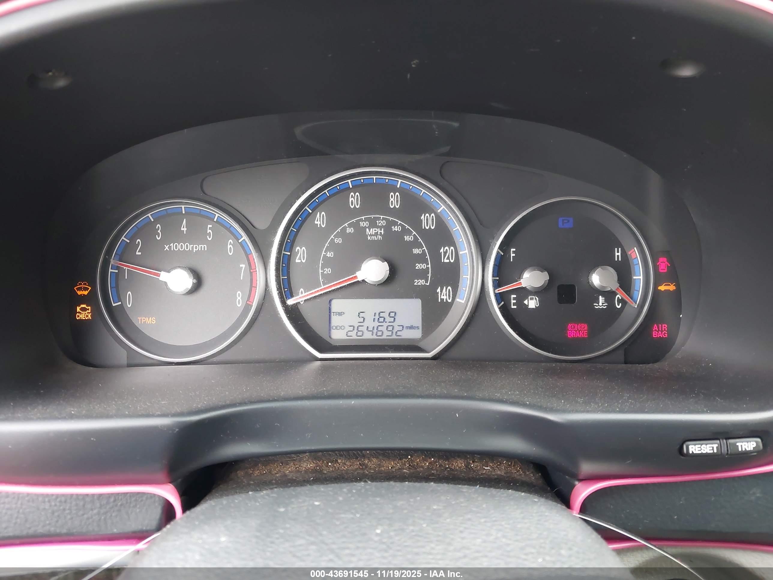 HYUNDAI SANTA image 7