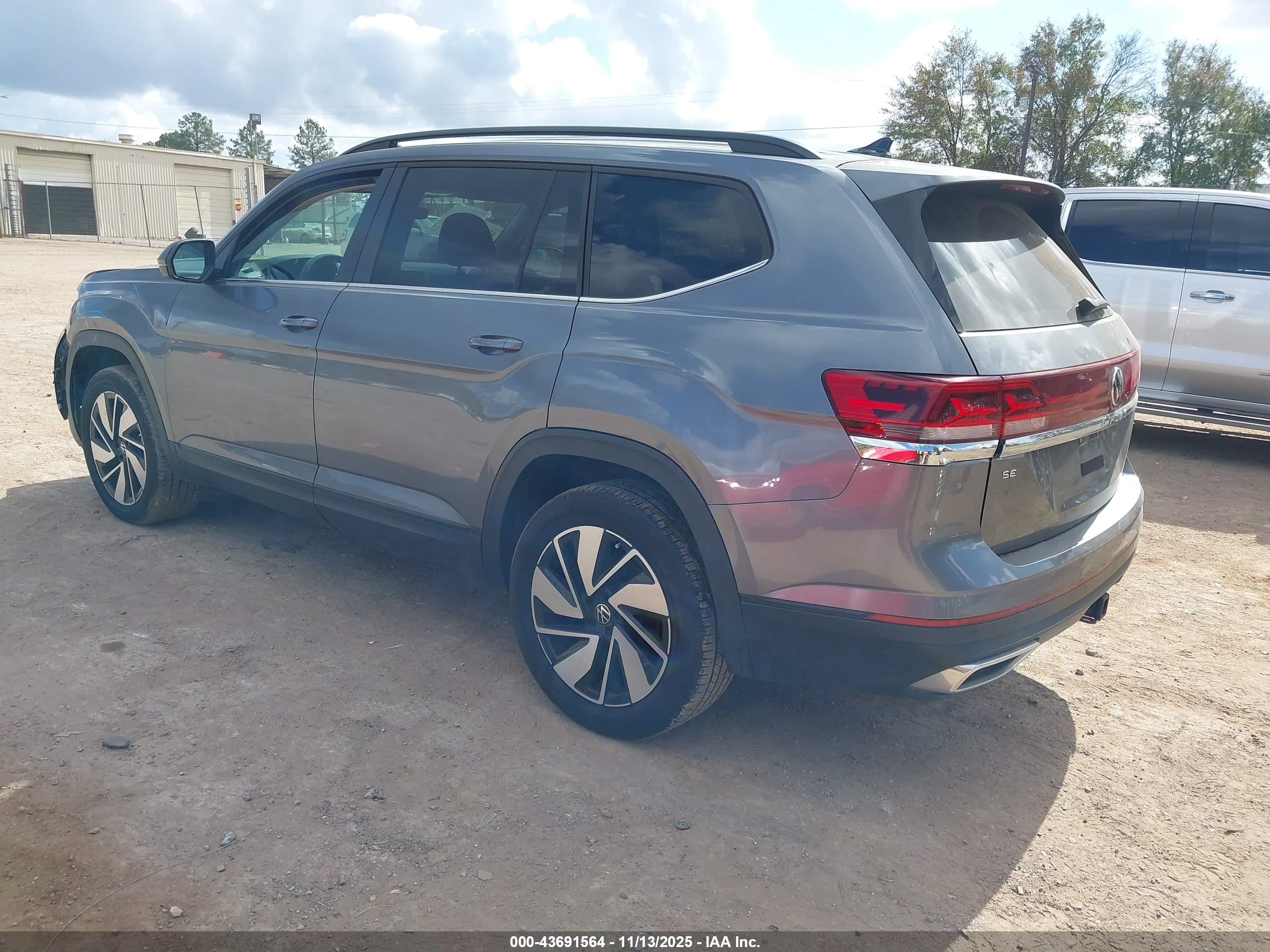 VOLKSWAGEN ATLAS image 3