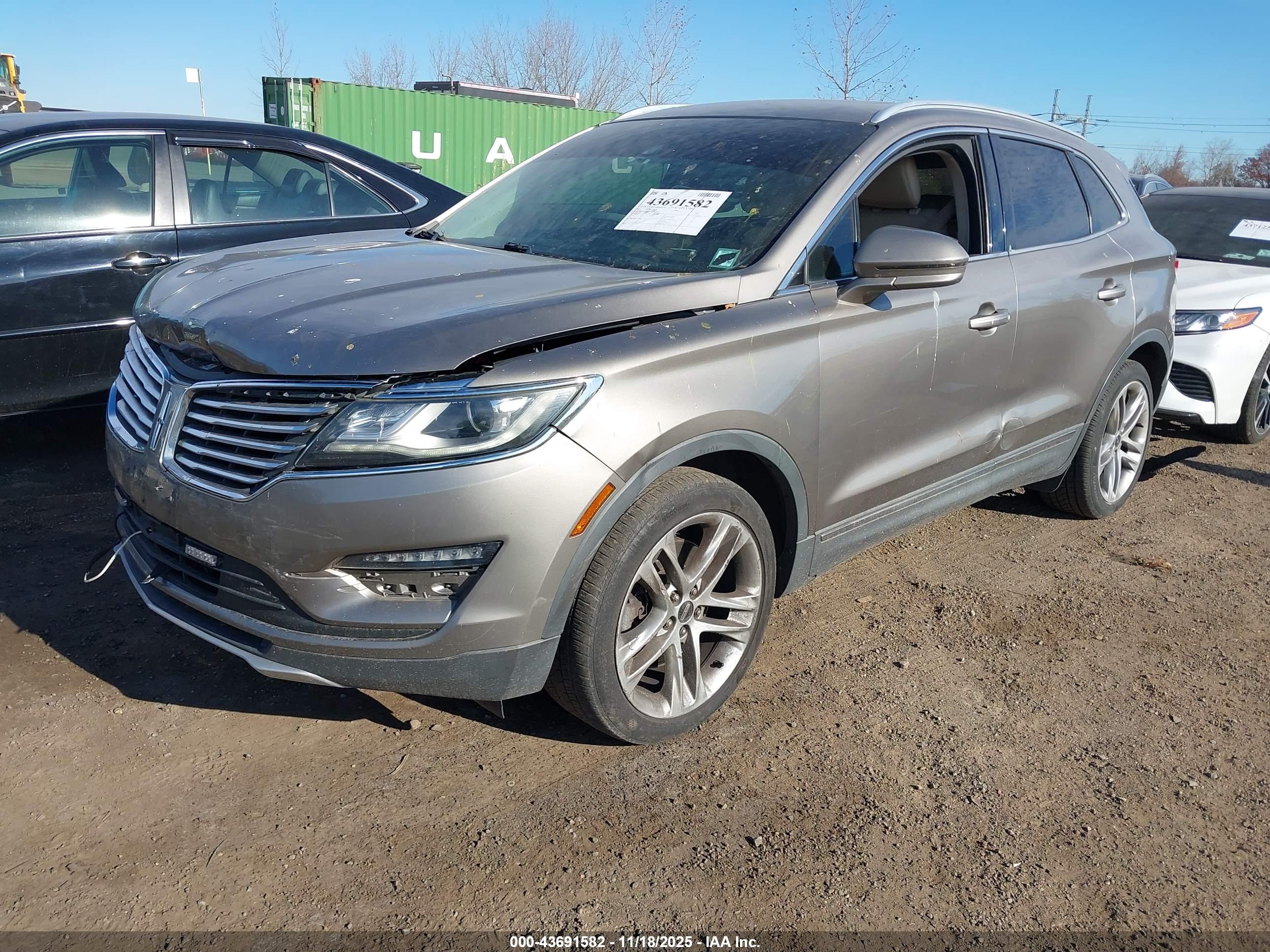LINCOLN MKC image 2