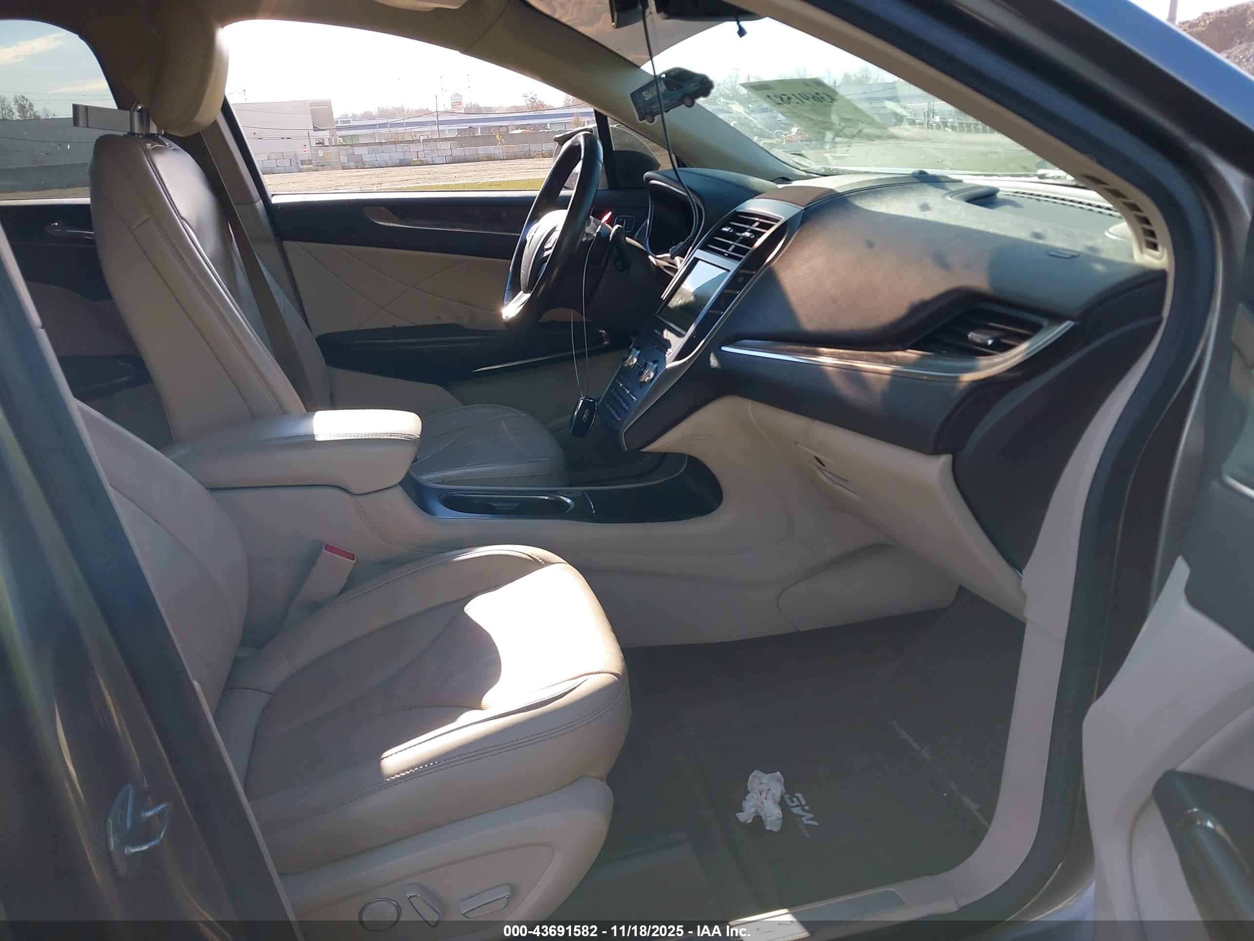 LINCOLN MKC image 5