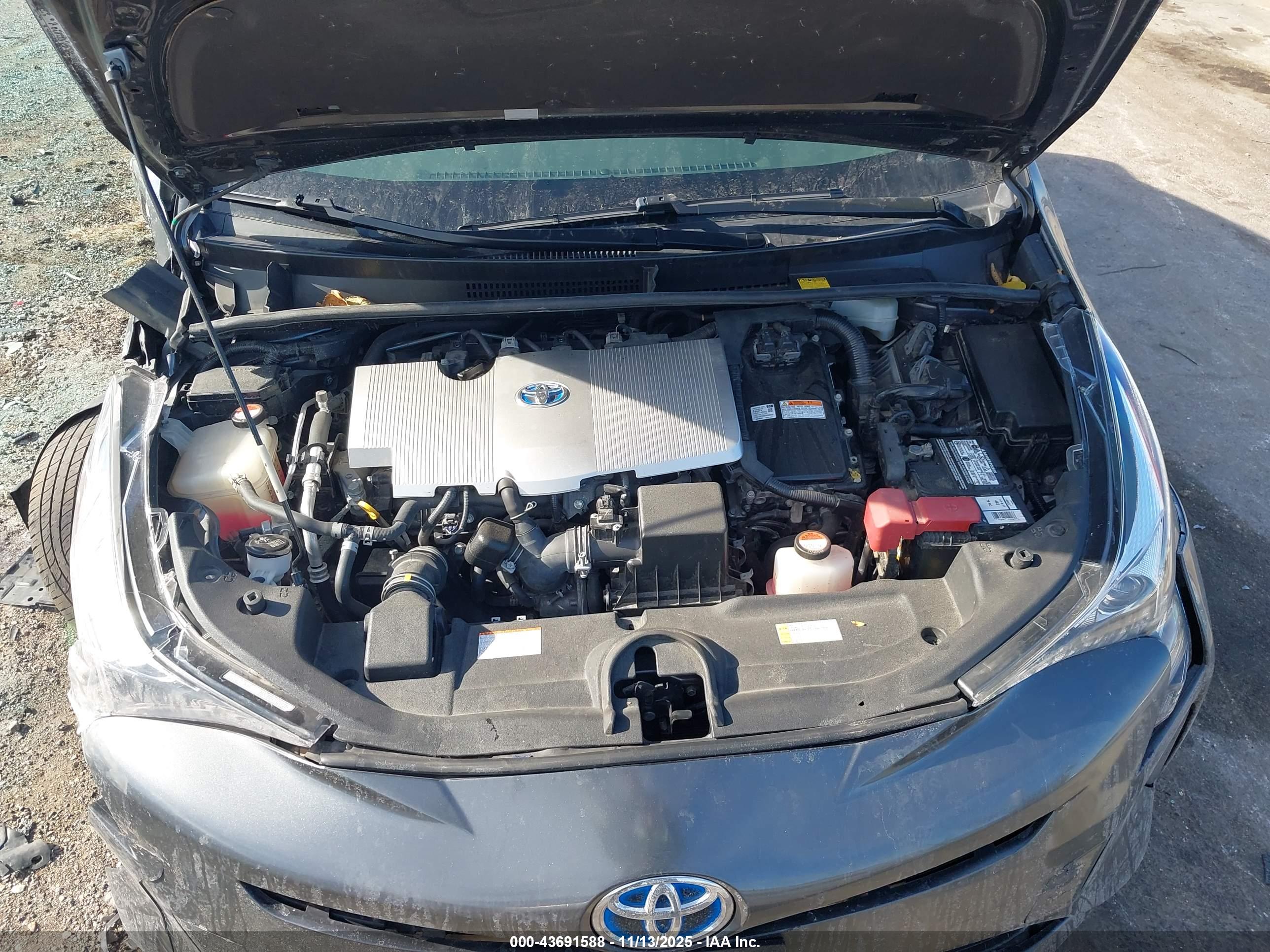 TOYOTA PRIUS image 10