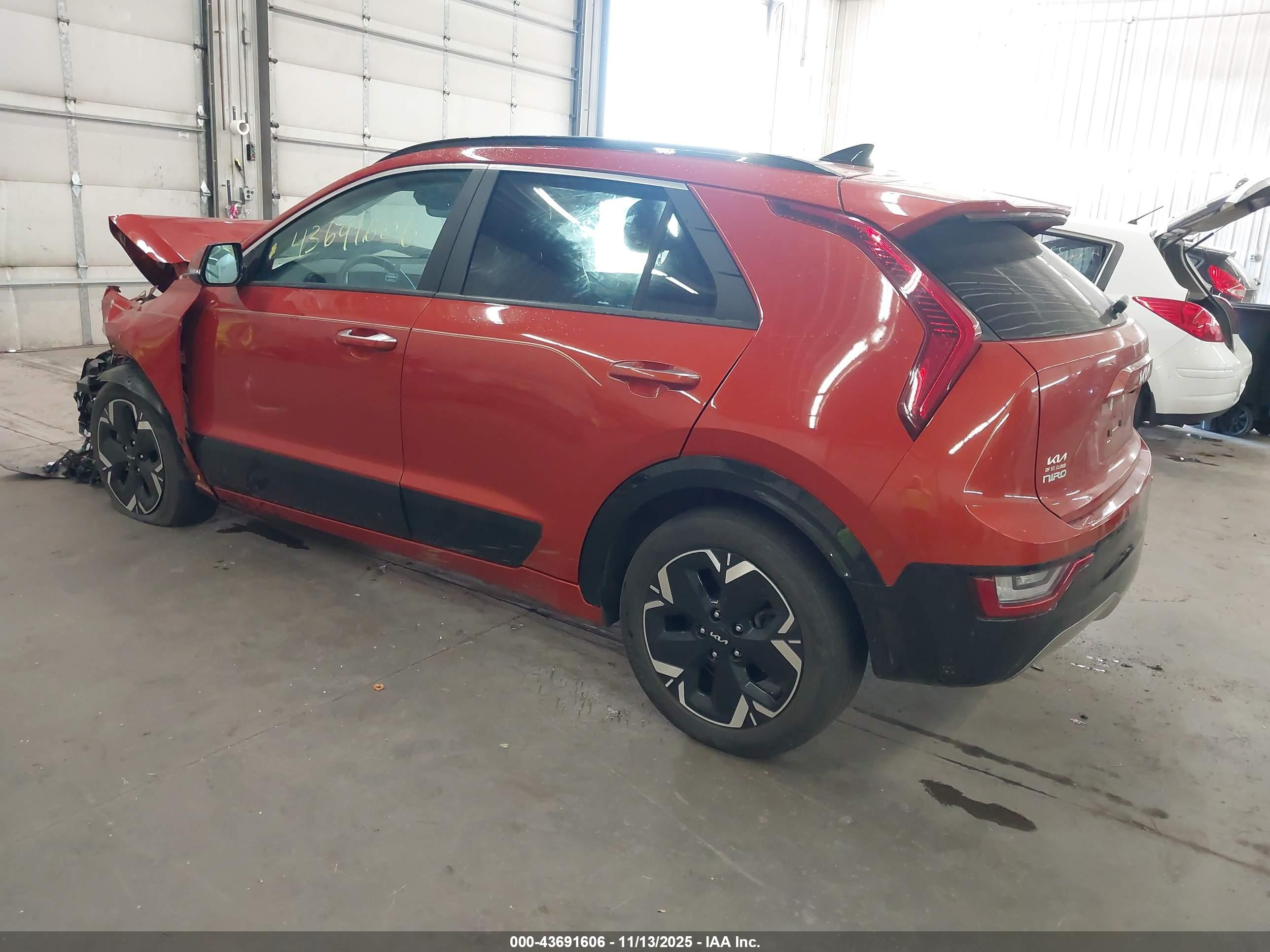 KIA NIRO image 3
