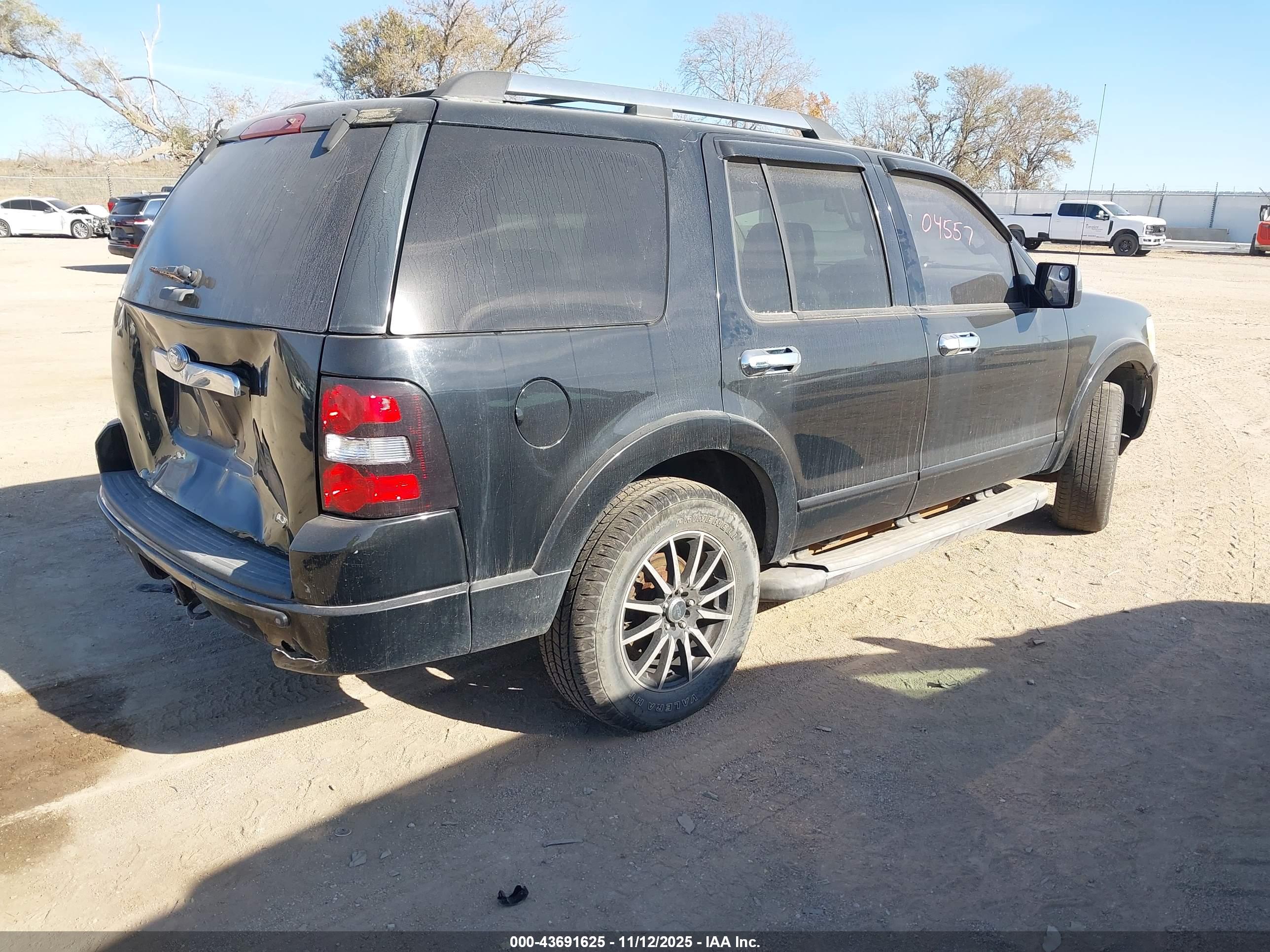 FORD EXPLORER image 4
