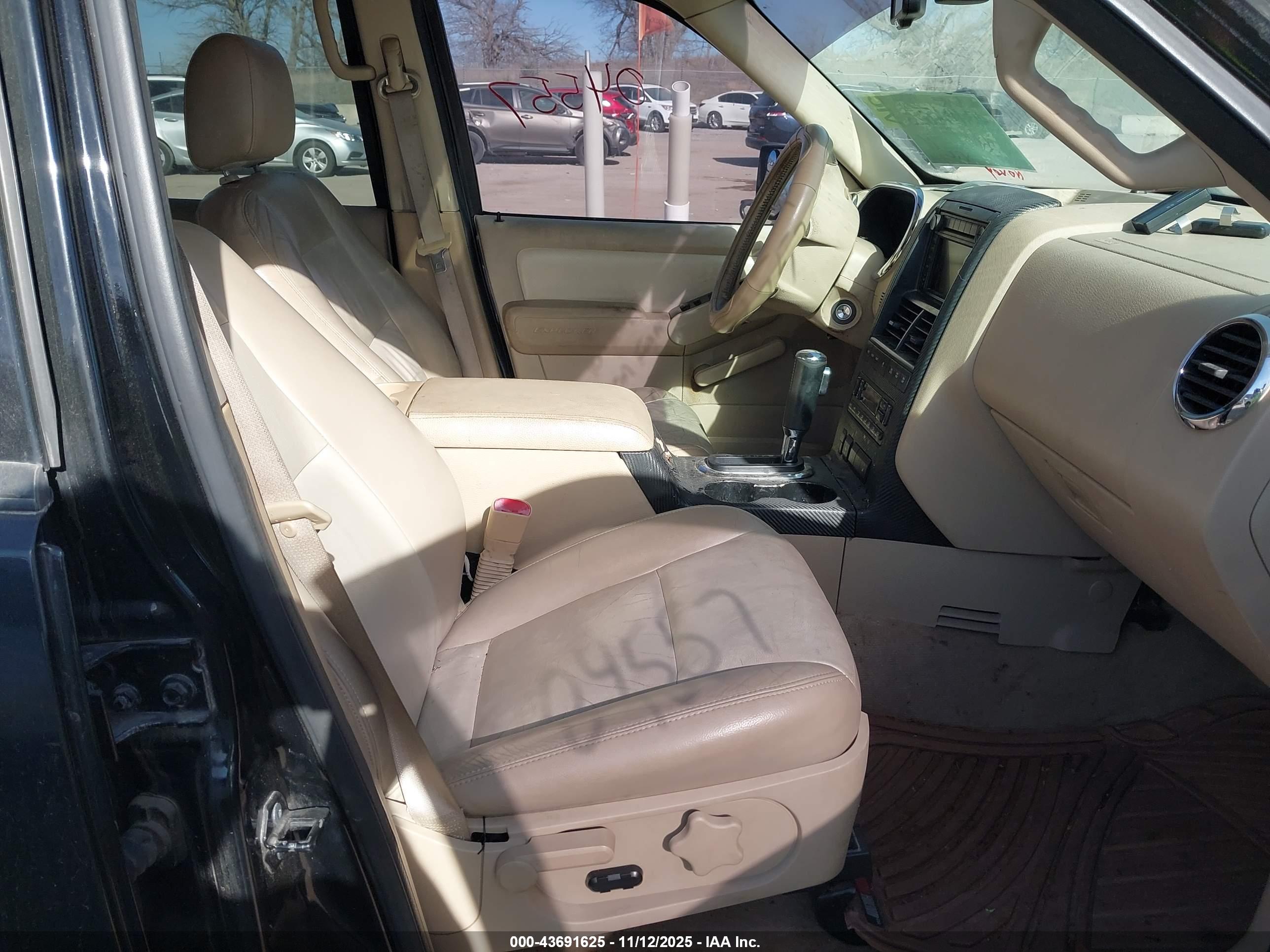 FORD EXPLORER image 5