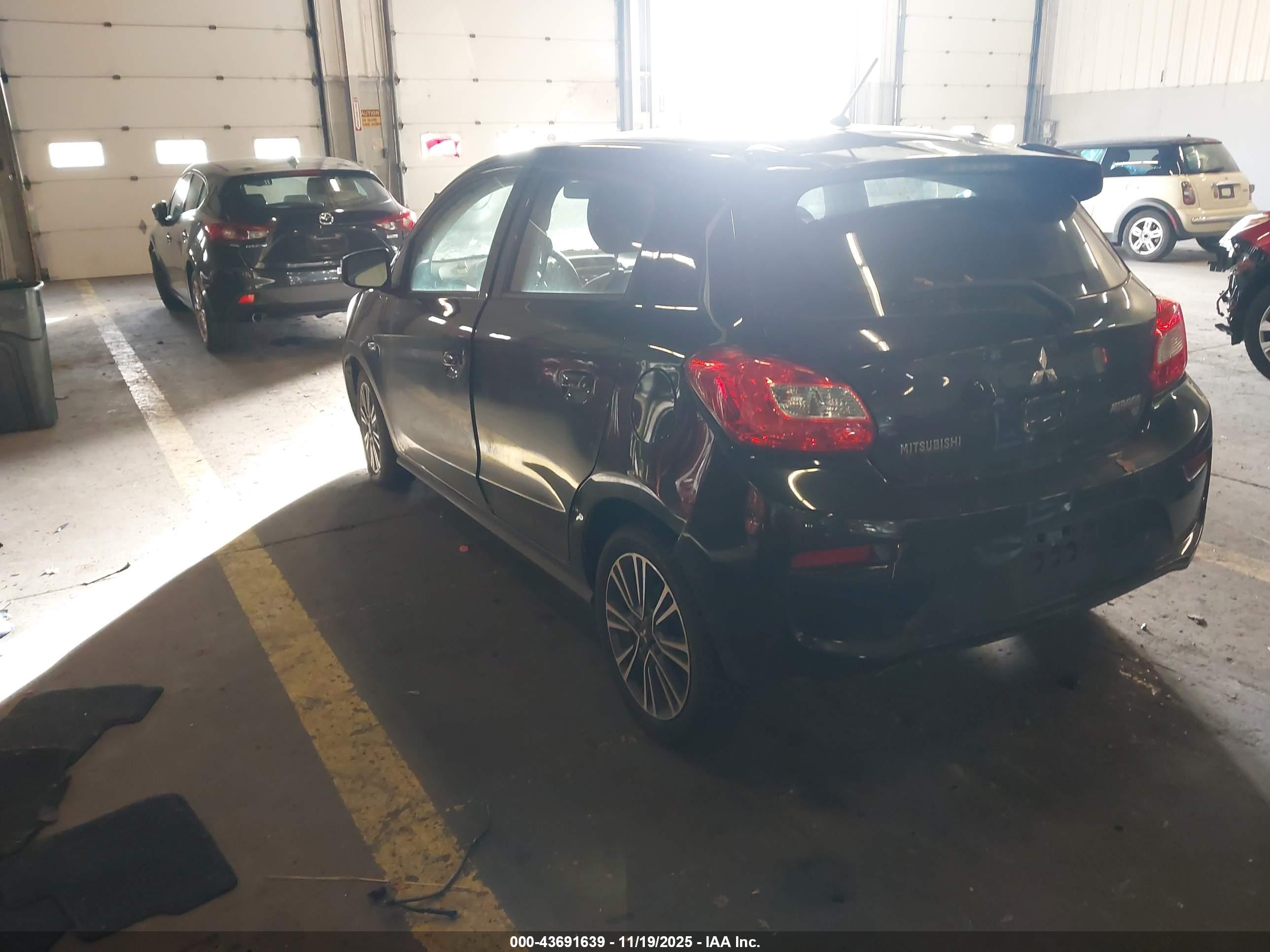 MITSUBISHI MIRAGE image 3