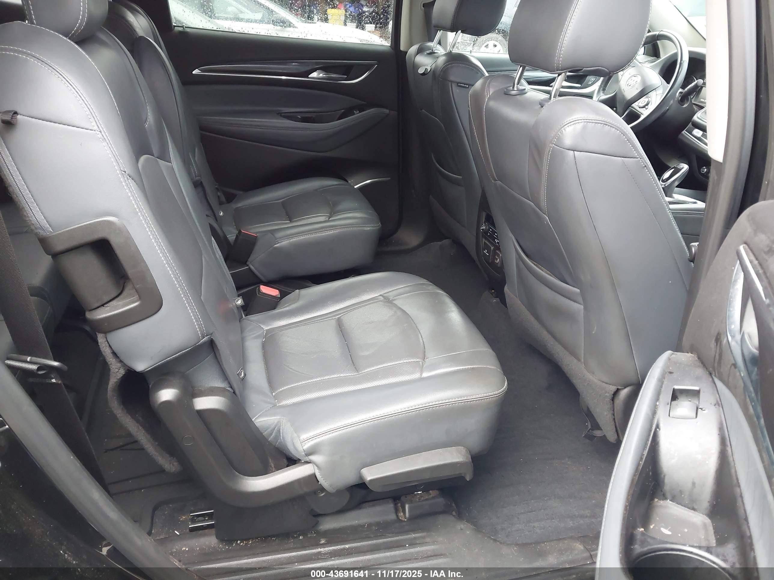 BUICK ENCLAVE image 8