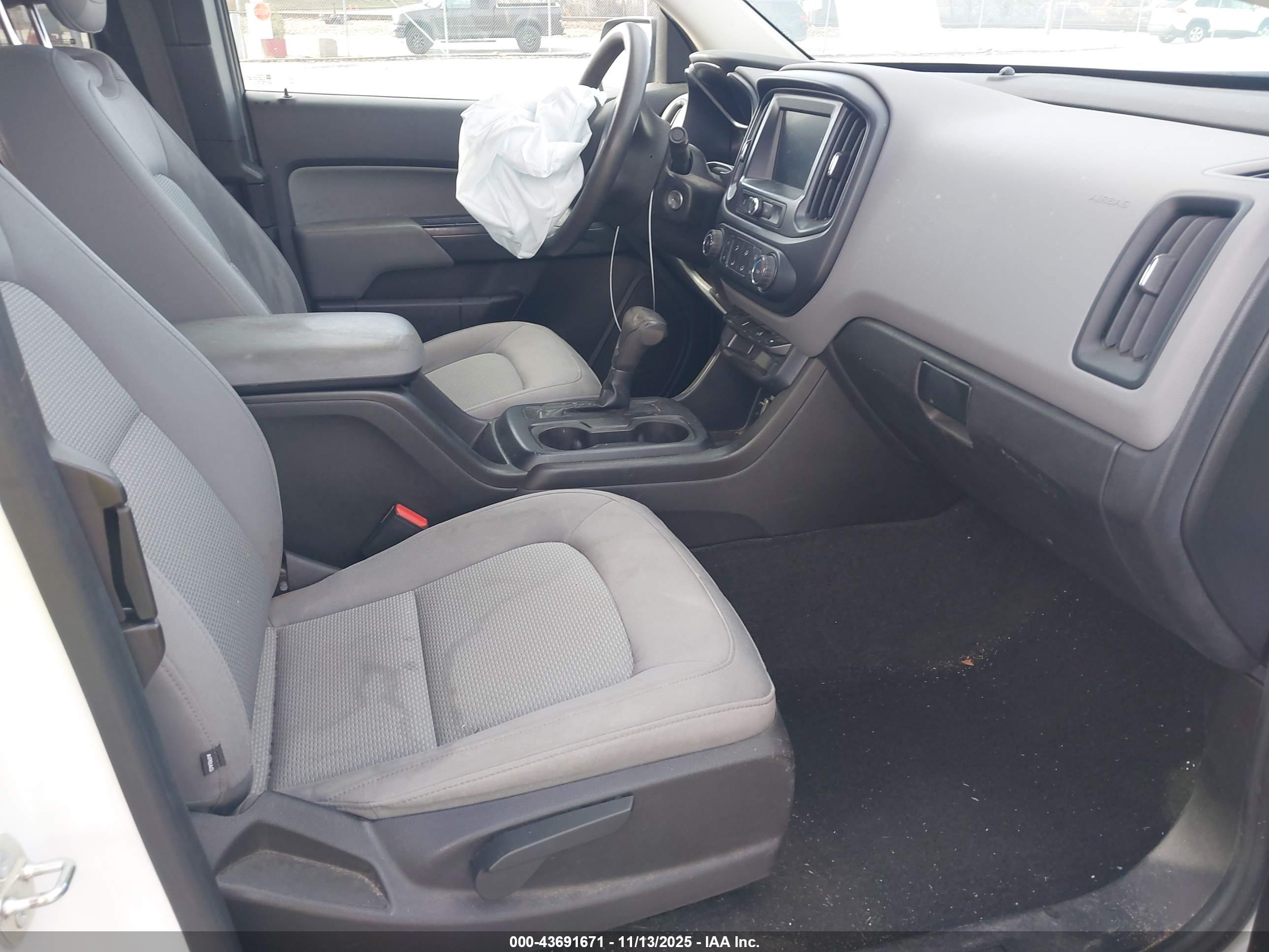 CHEVROLET COLORADO image 5