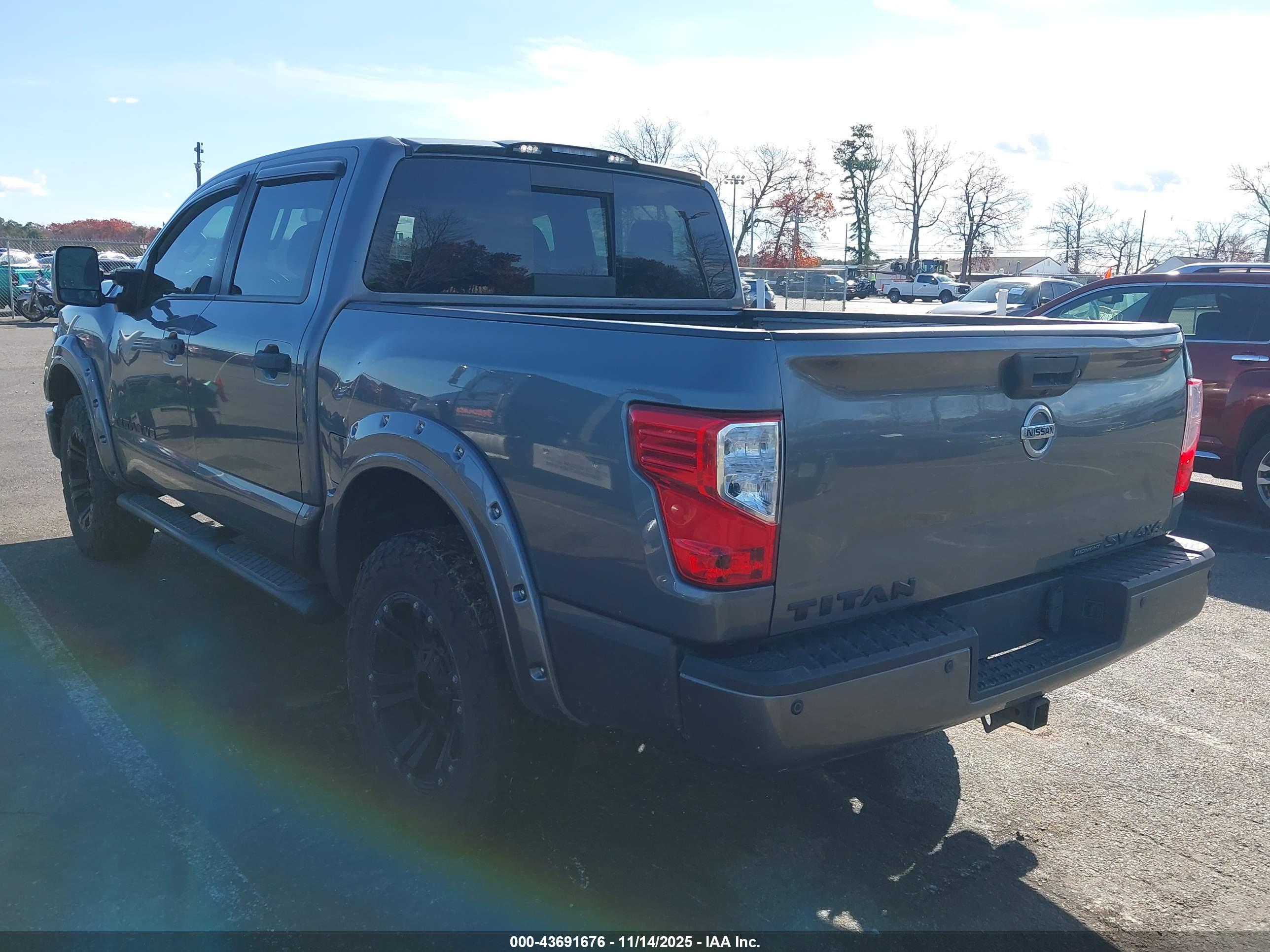 NISSAN TITAN image 3