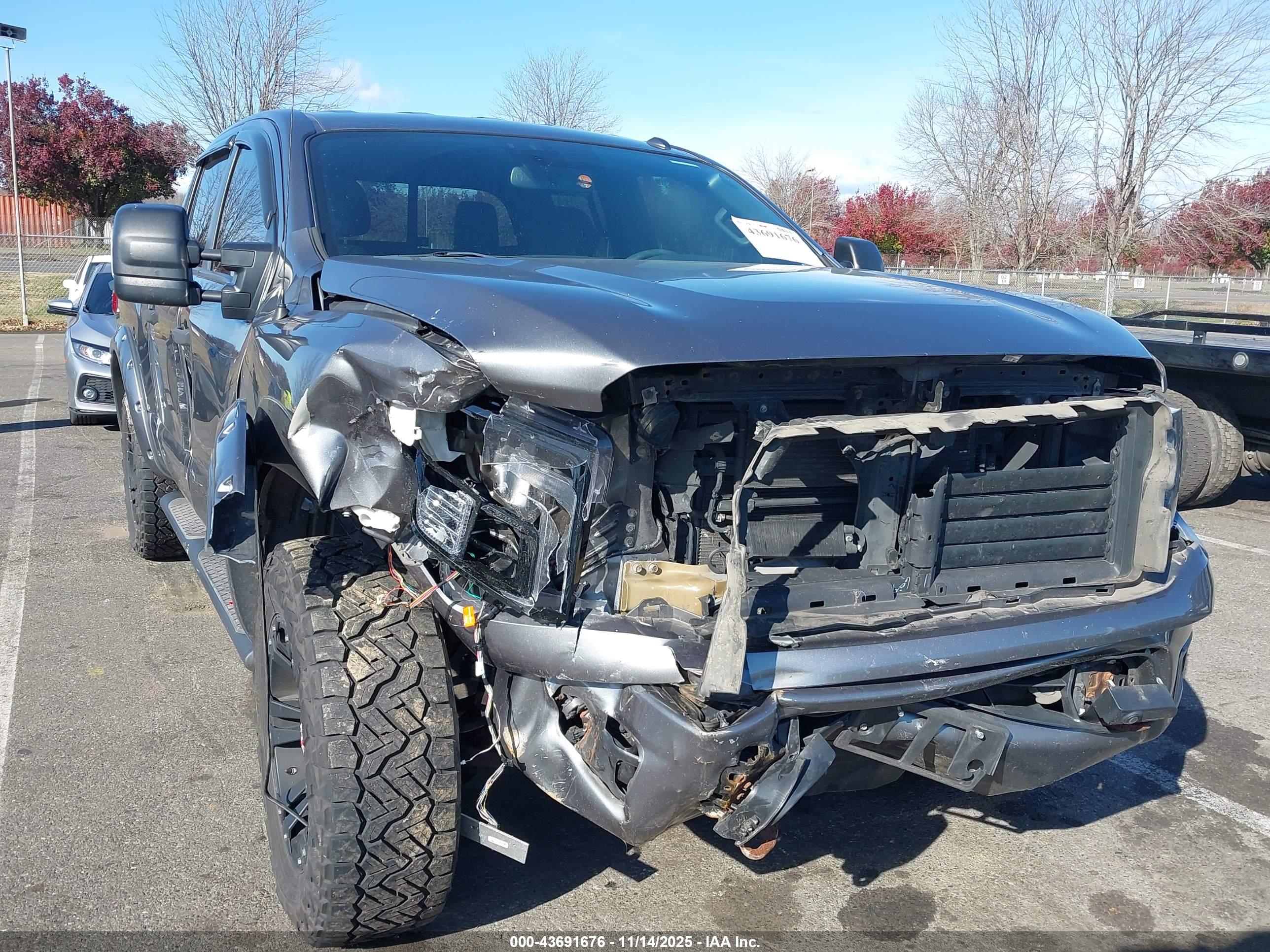 NISSAN TITAN image 6